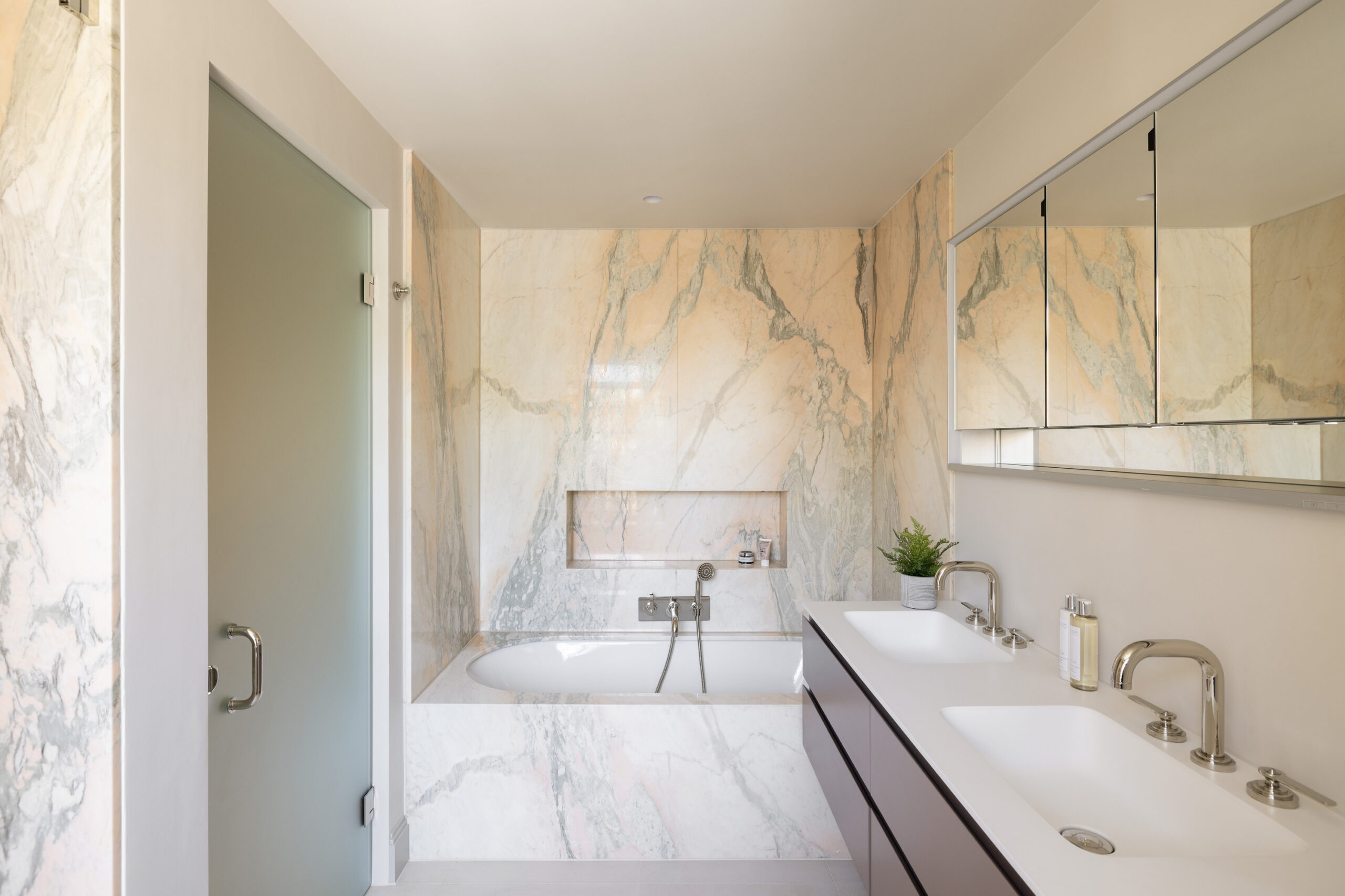 Domus-Nova-Notting-Hill-House-For-Rent-Botts-Mews-7_Lo