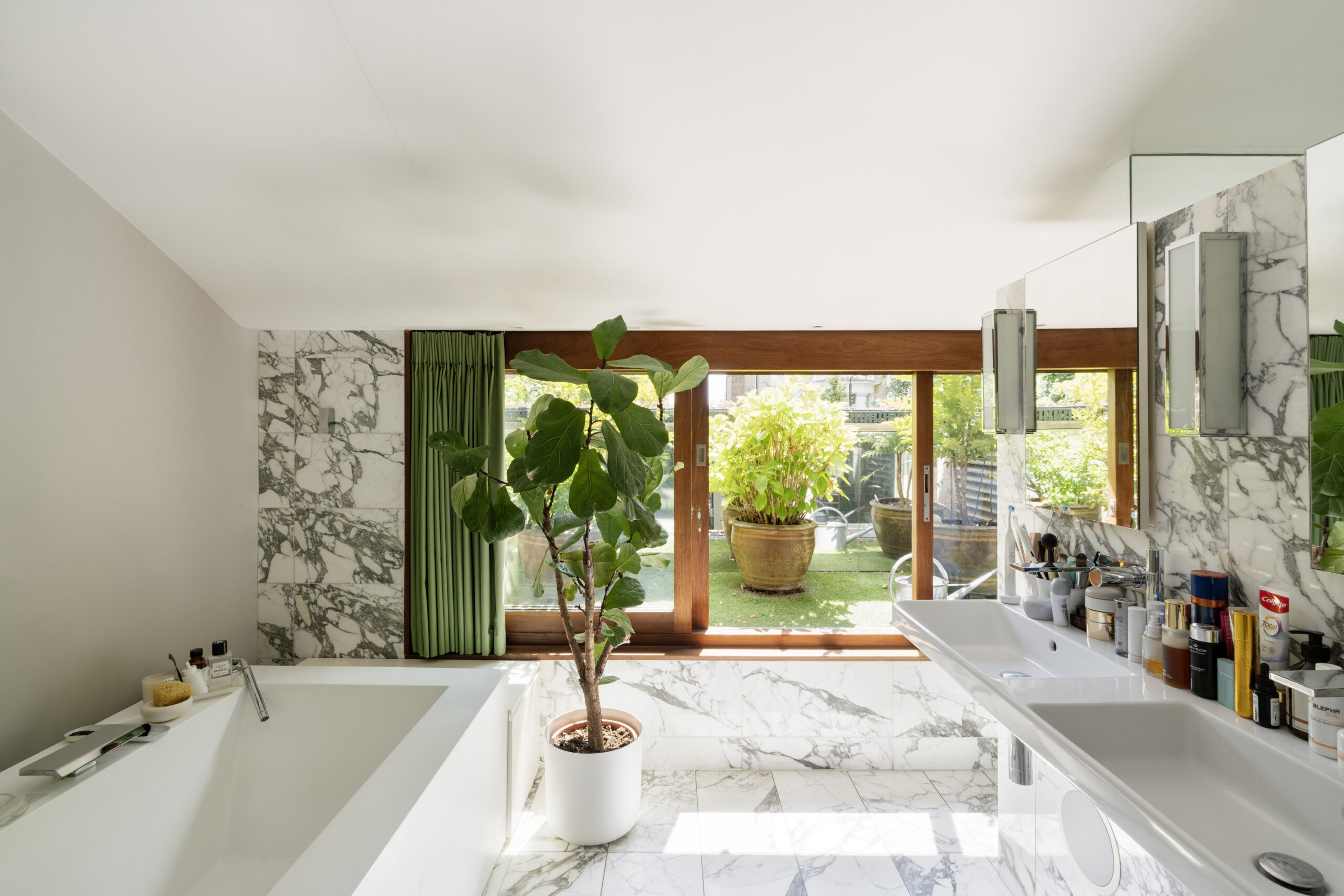 Domus-Nova-Notting-Hill-House-For-Sale-Cambridge-Gardens-1_Lo