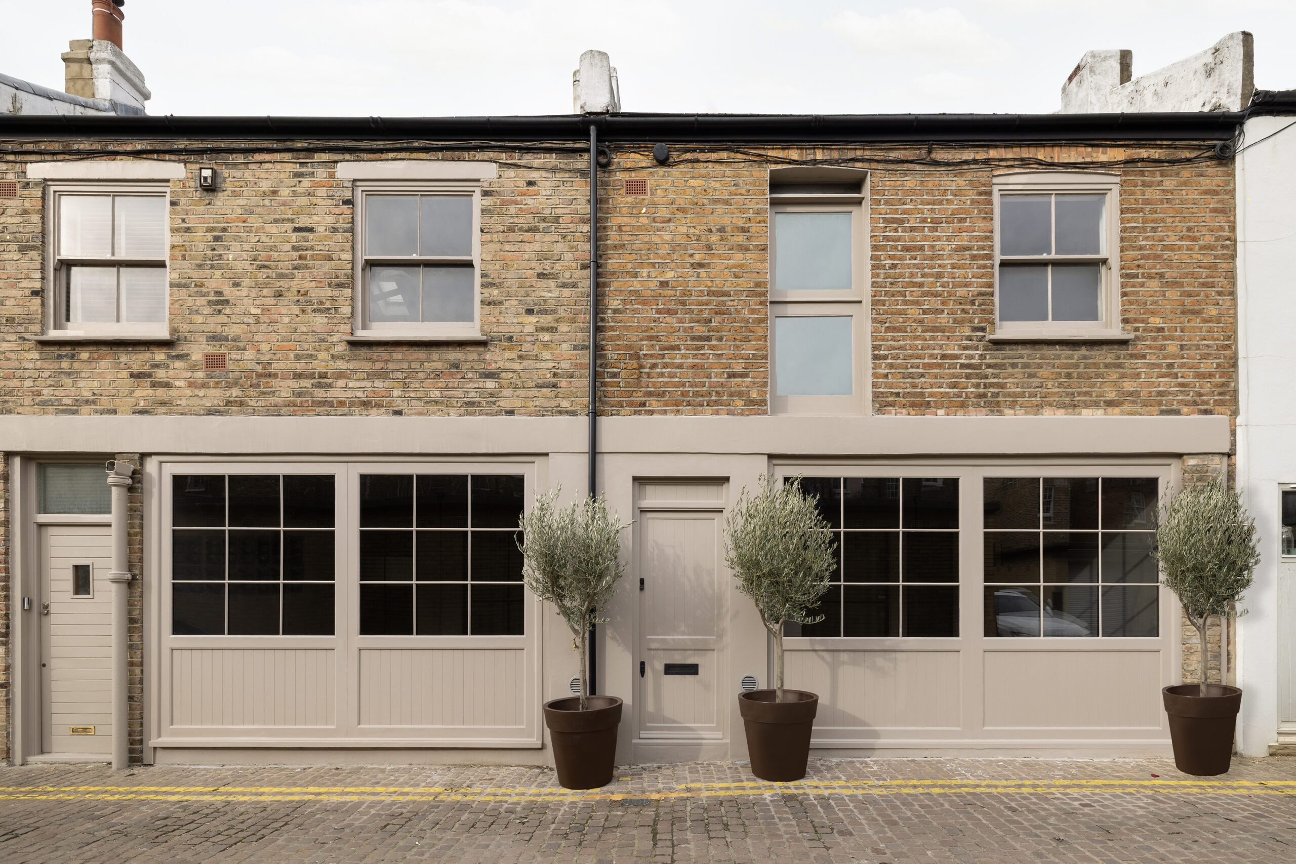 Domus-Nova-Notting-Hill-House-For-Sale-Colville-Mews-1_Lo