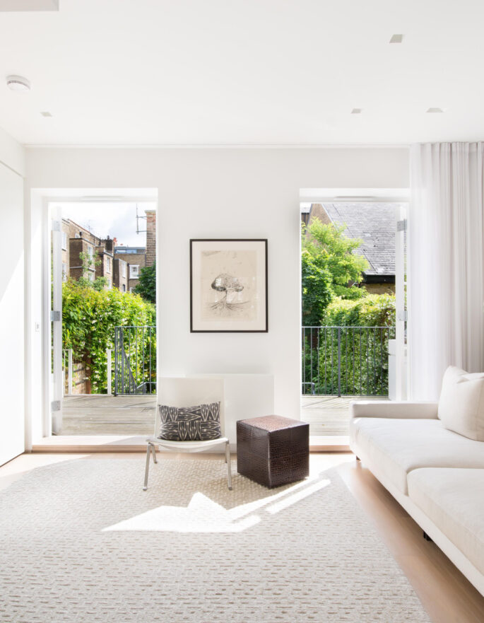 For Sale: Powis Gardens Notting Hill W11 minimalist interior design in reception room