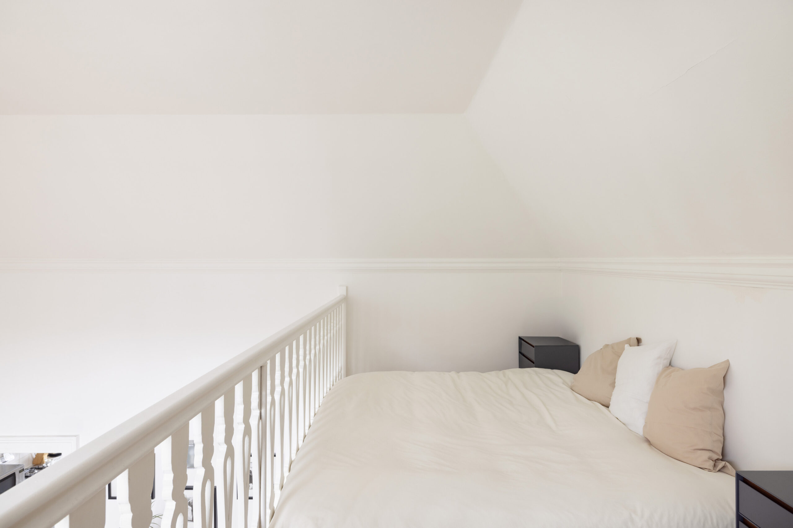 Domus-Nova-Primrose-Hill-House-For-Rent-Primrose-Hill-Studios-14_Lo
