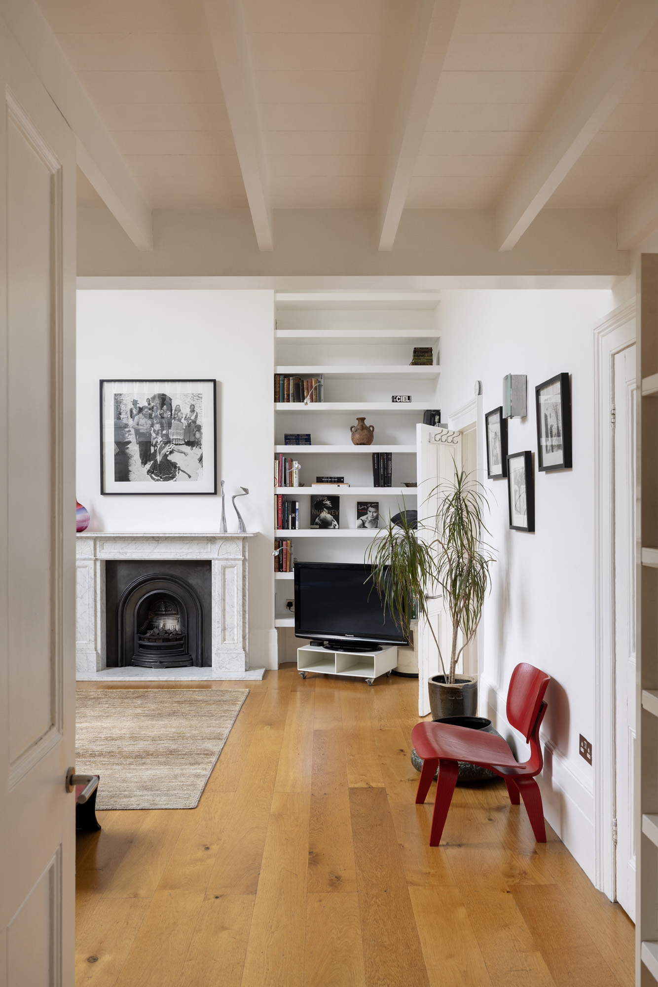 Domus-Nova-Primrose-Hill-House-For-Rent-Primrose-Hill-Studios-19_Lo