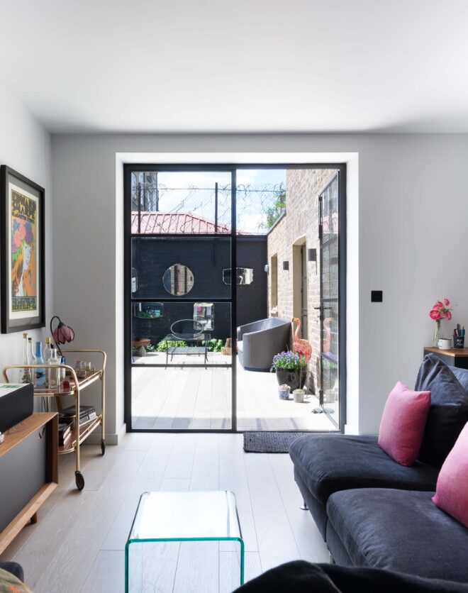 For Sale: Colville Road Notting Hill W11 contemporary television room