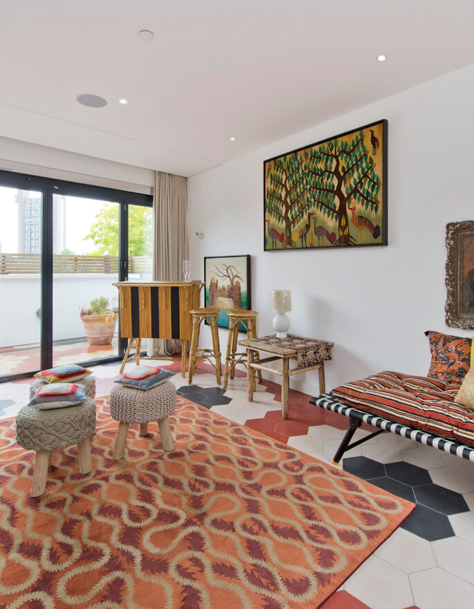 Fr Sale: Tavistock Road Notting Hill W11 eclectic interior design in reception room