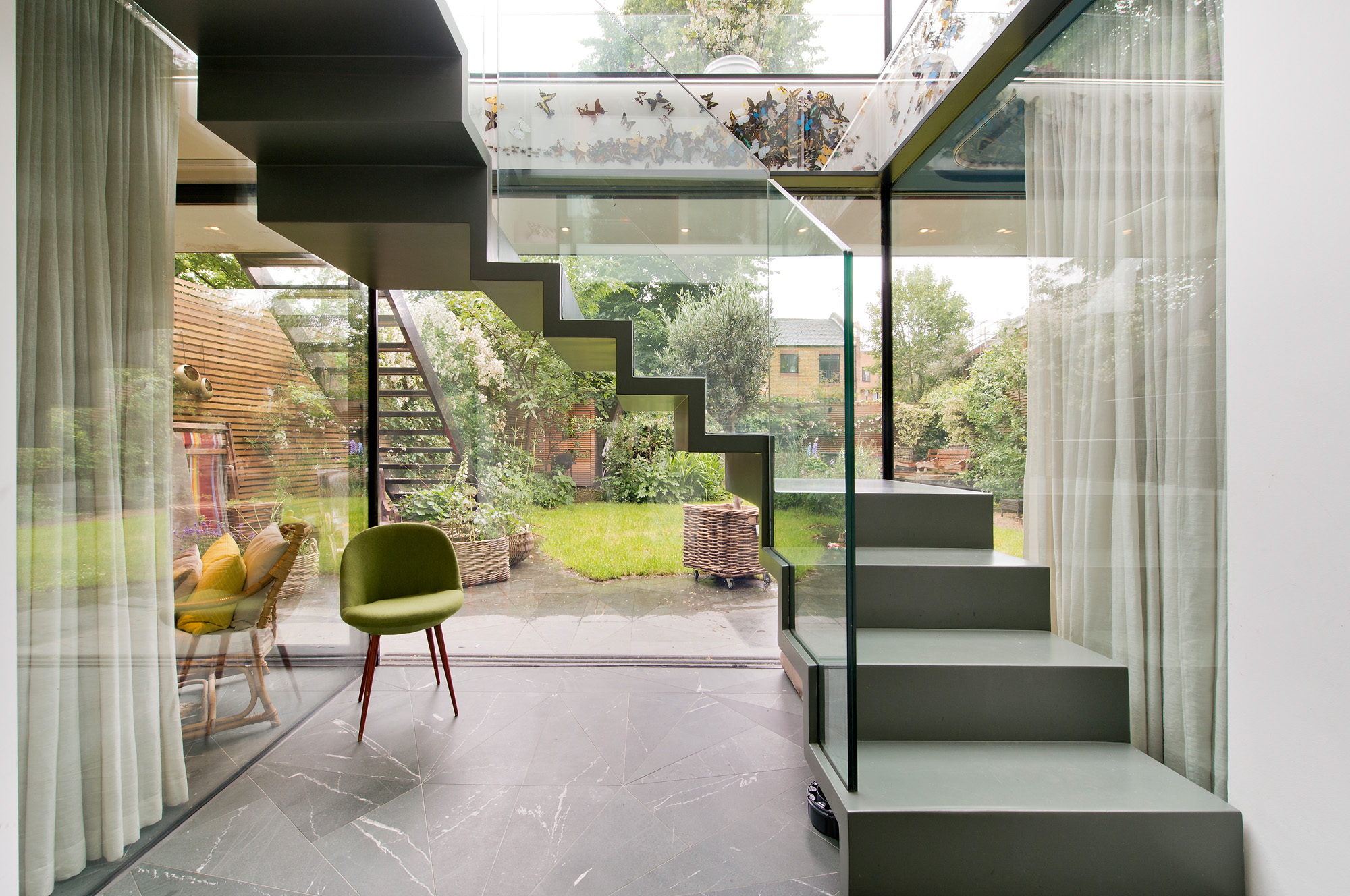 Fr Sale: Tavistock Road Notting Hill W11 Floating staircase and garden