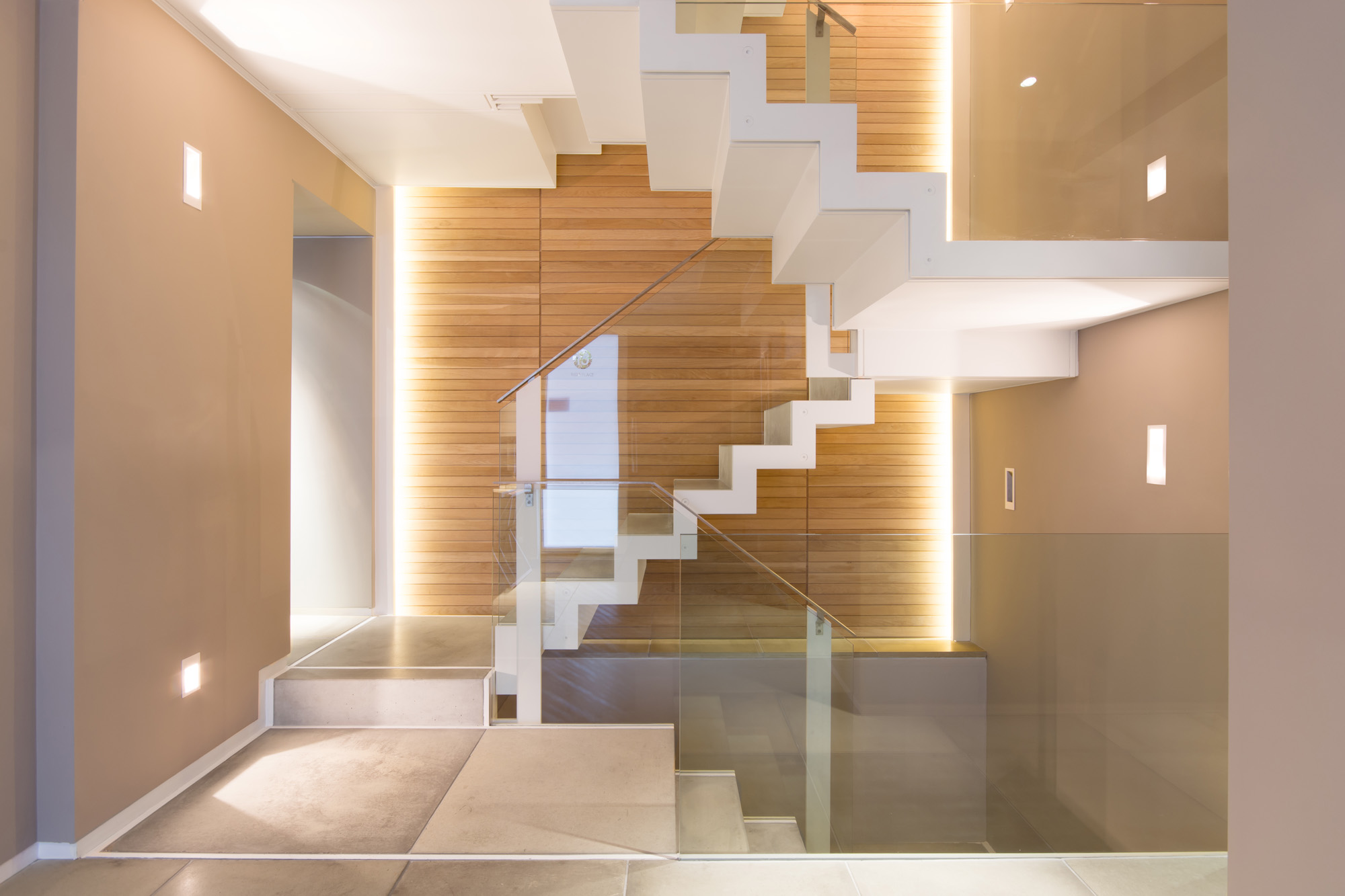 For Sale: Rede Place Notting Hill W11 architectural spiral staircase