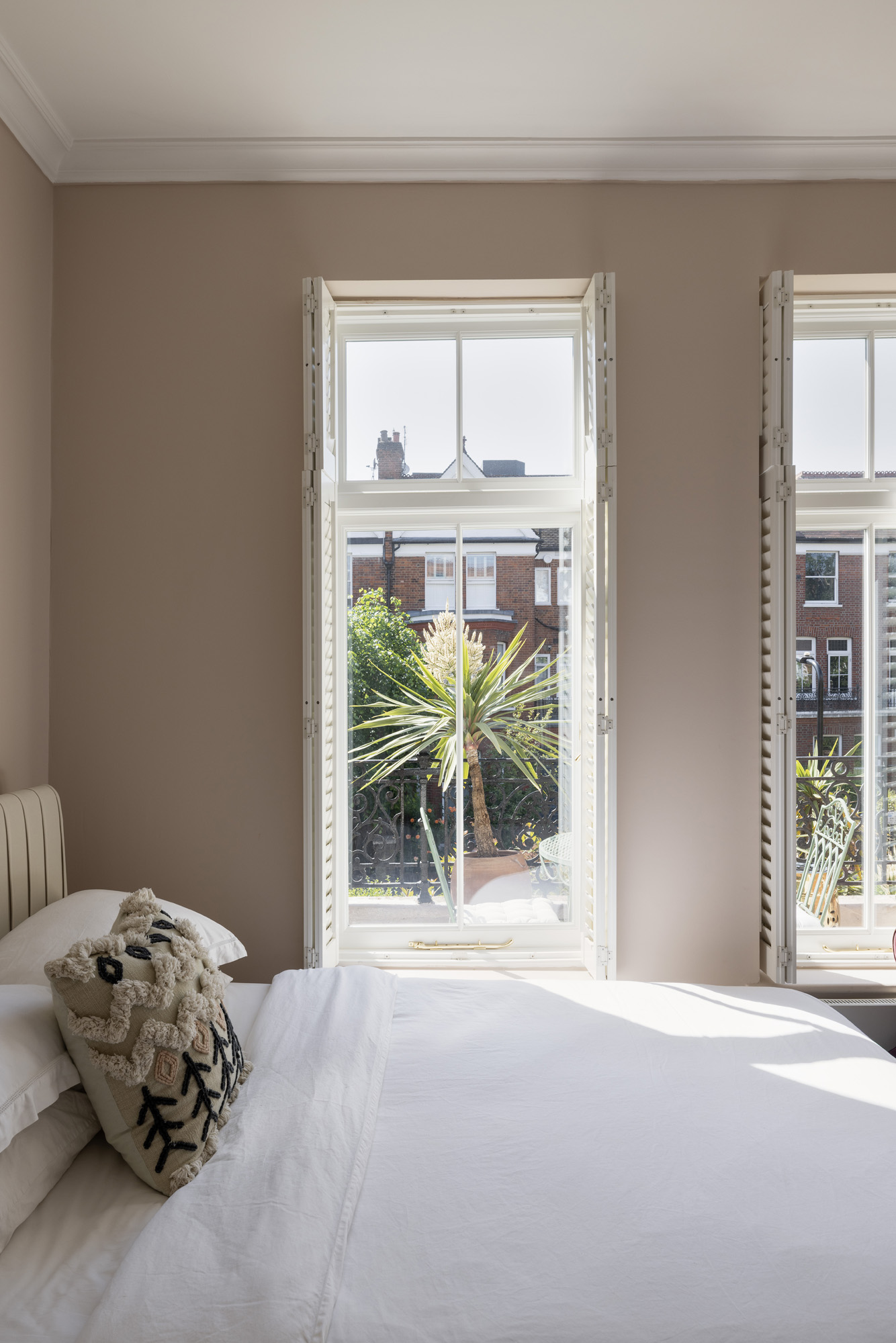 Domus-Nova-South-Hampstead-Apartment-For-Rent-Canfield-Gardens-14_Lo