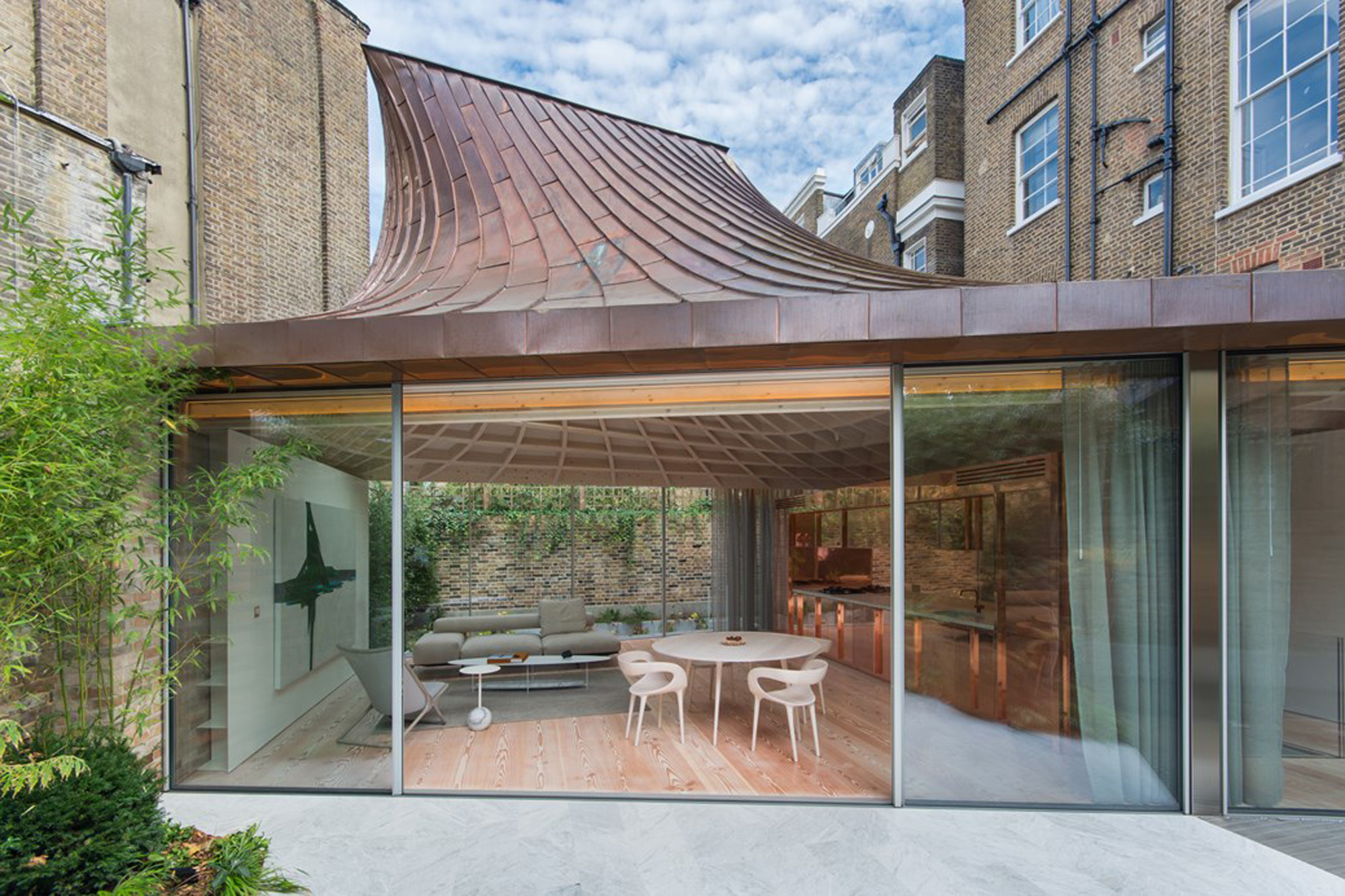 Exterior by Gianni Botsford - luxury architecture in London