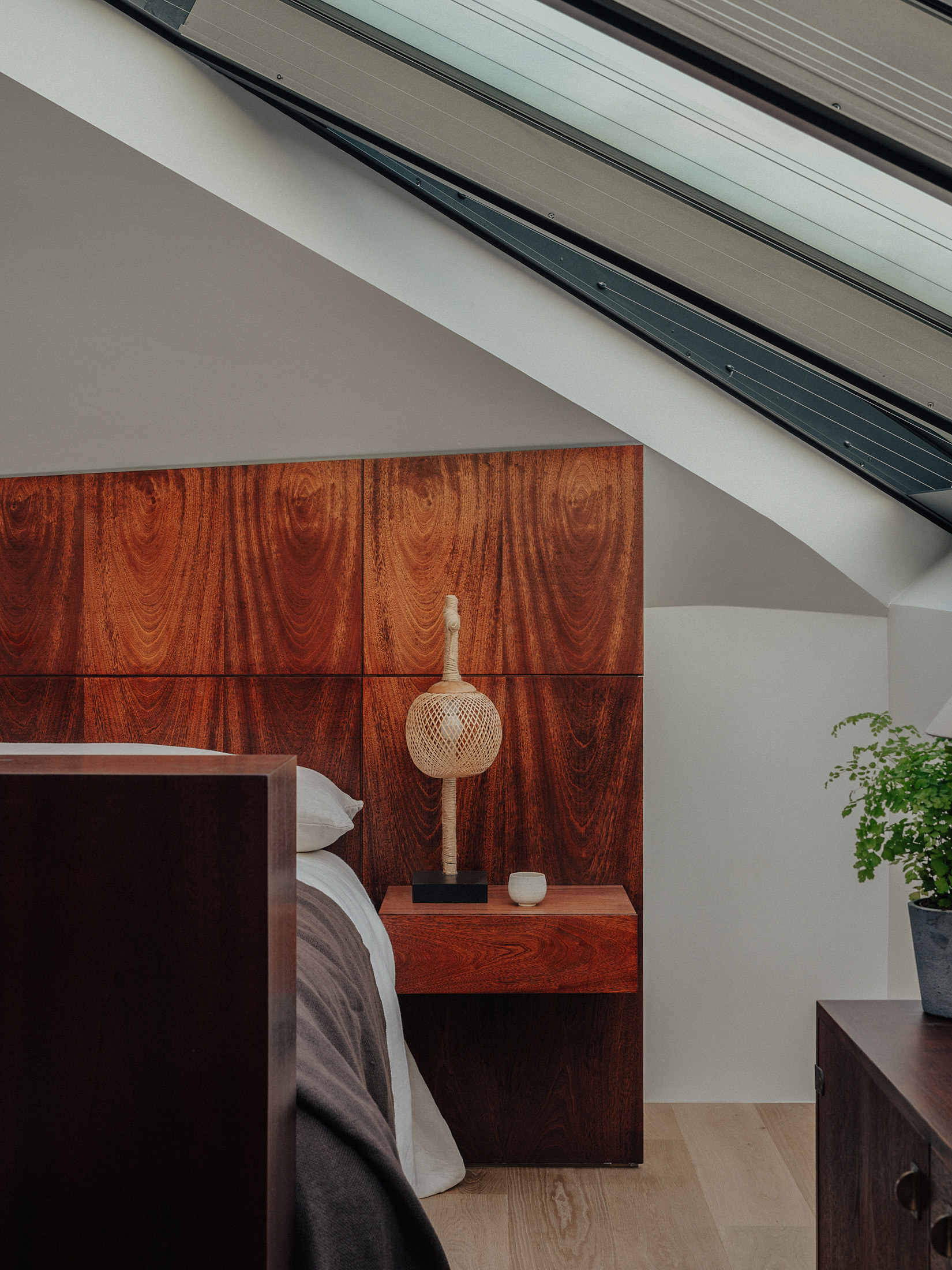 Grafted-Apartment-Arabescato-Fitzrovia-London-Bed-Taran-Wilkhu
