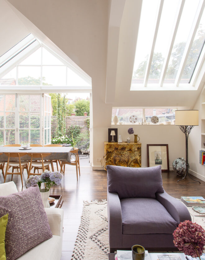 Reception room with vaulted ceiling in a three-bedroom Holland Park maisonette for sale