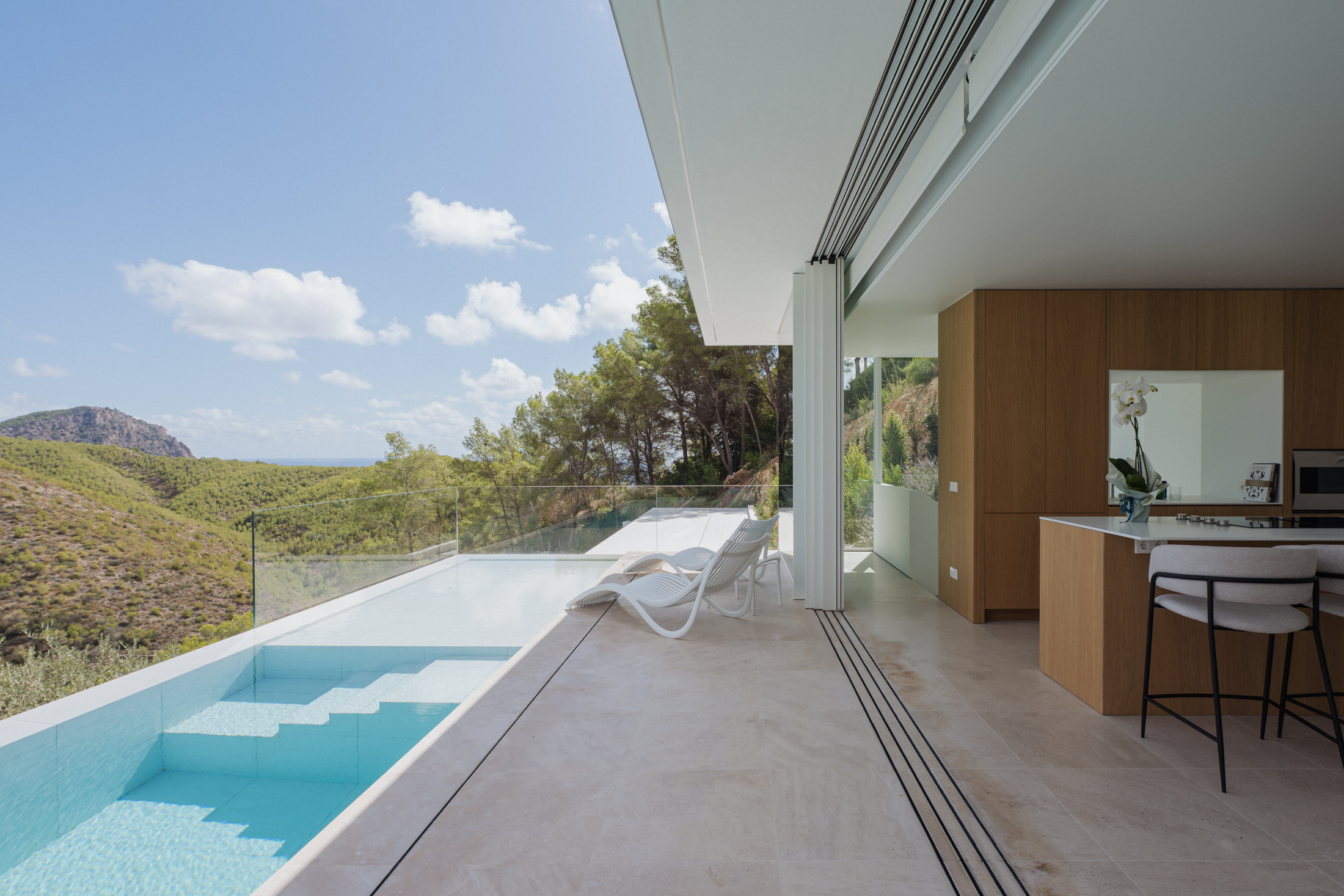 Ibiza-Architect-Designd-Villa-For-Sale-Roca-Llisa-Villa-Aria- (1)