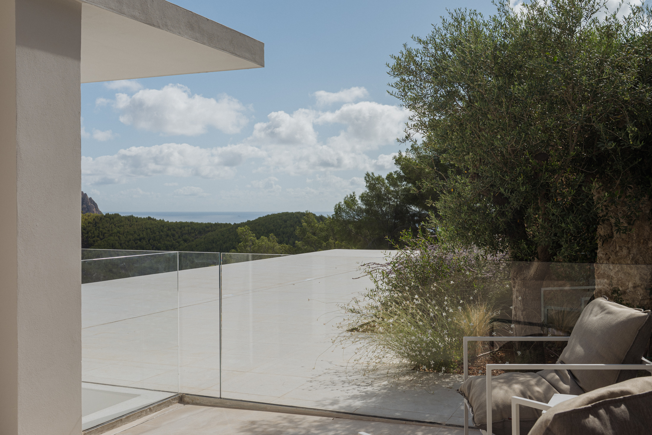 Ibiza-Architect-Designd-Villa-For-Sale-Roca-Llisa-Villa-Aria- (37)