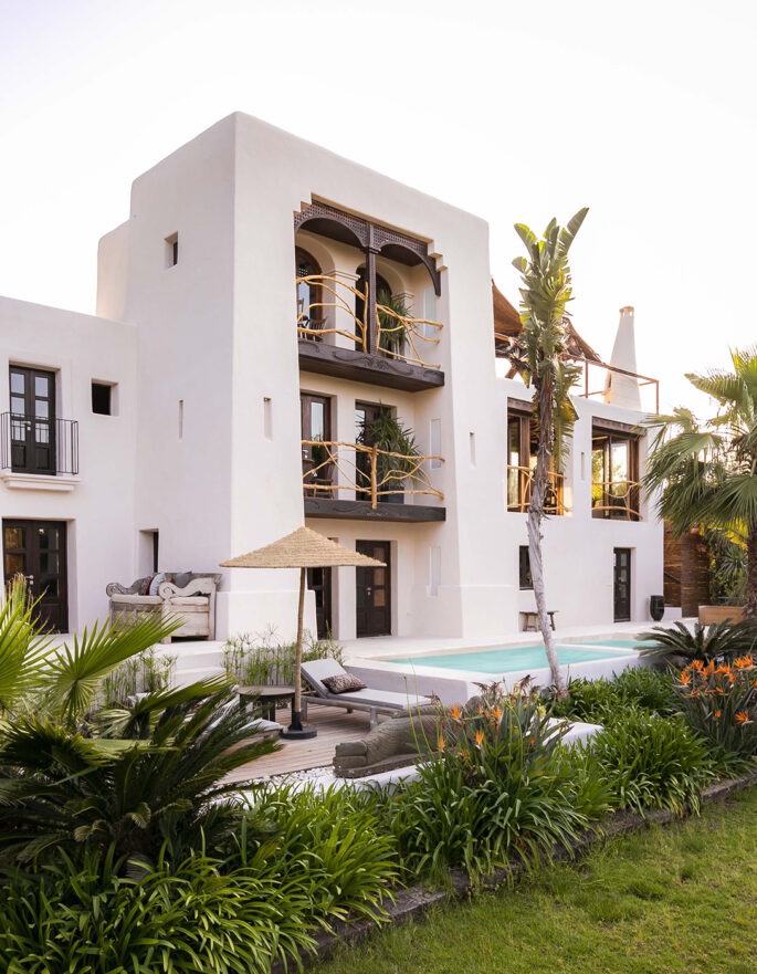 Impressive whitewashed frontage of a villa in Ibiza