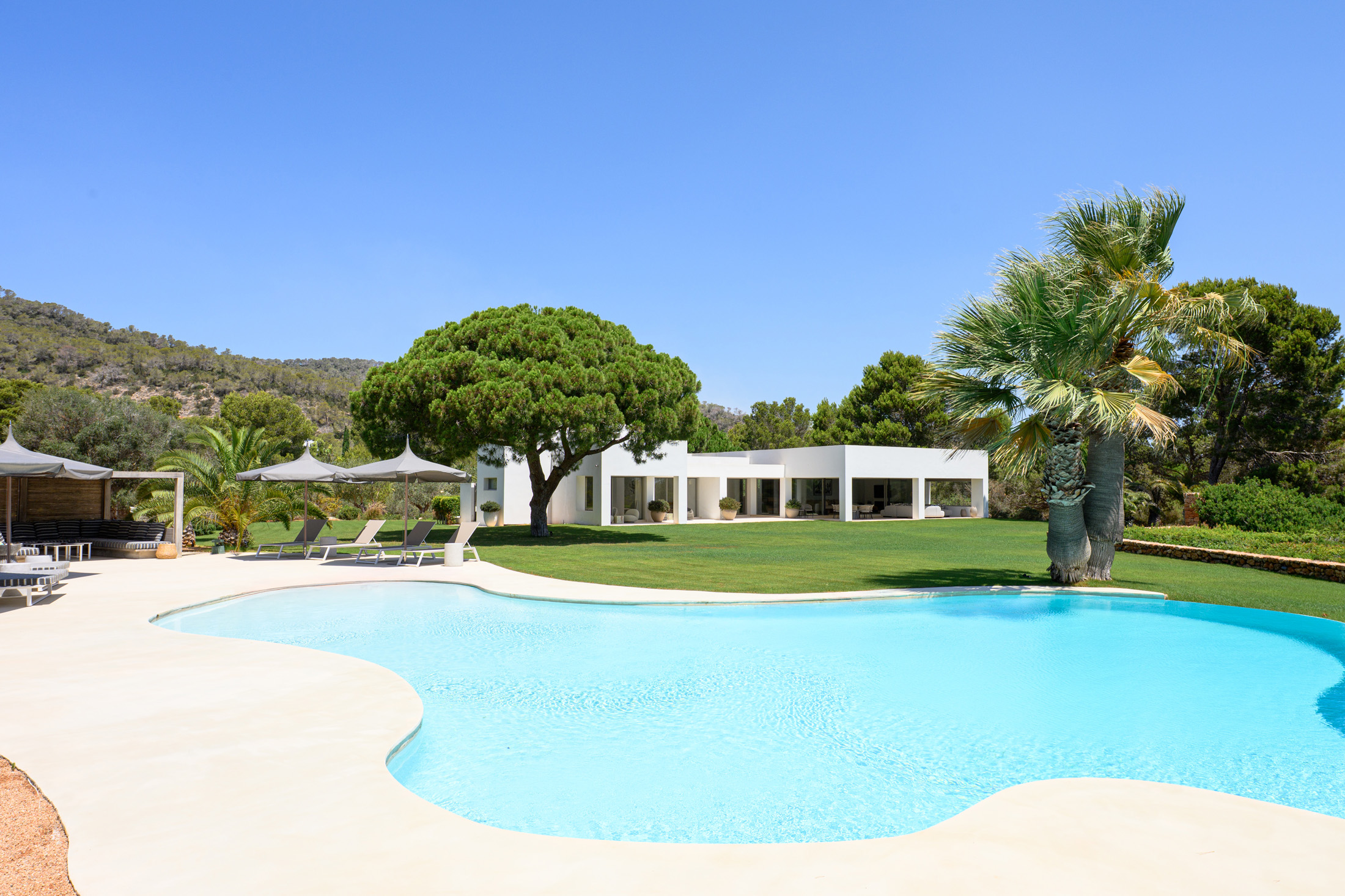 Ibiza-Villa-To-Rent-South-West-Oasis (41)