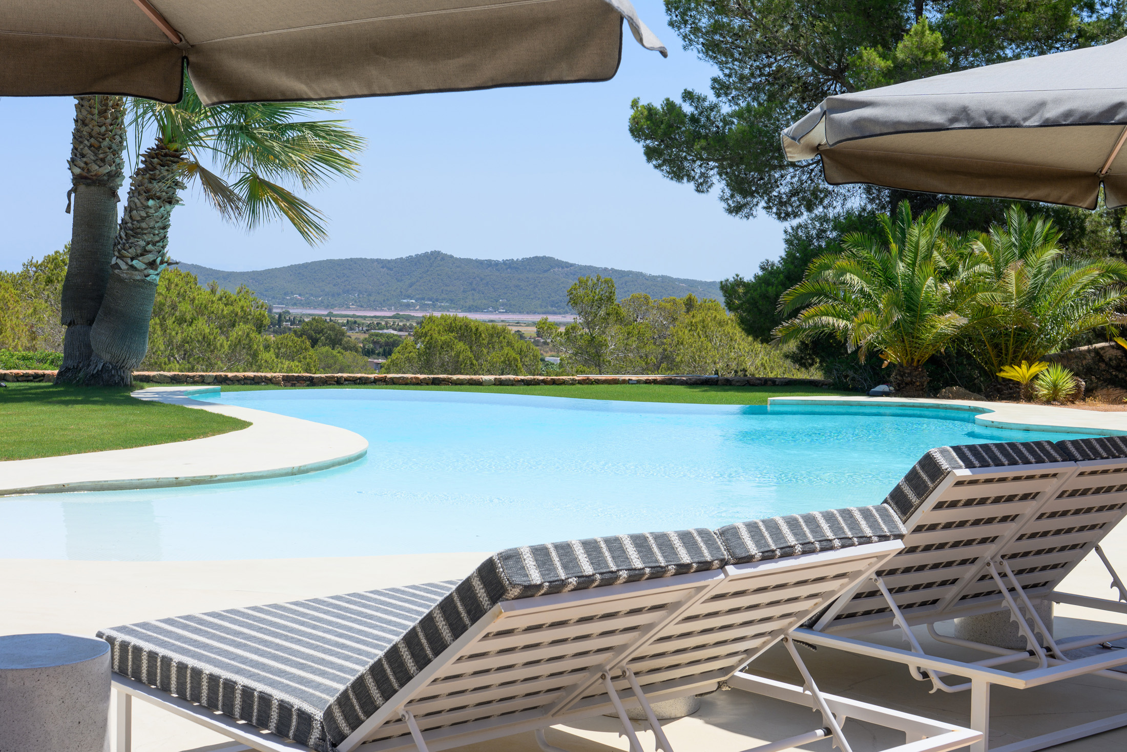 Ibiza-Villa-To-Rent-South-West-Oasis (44)