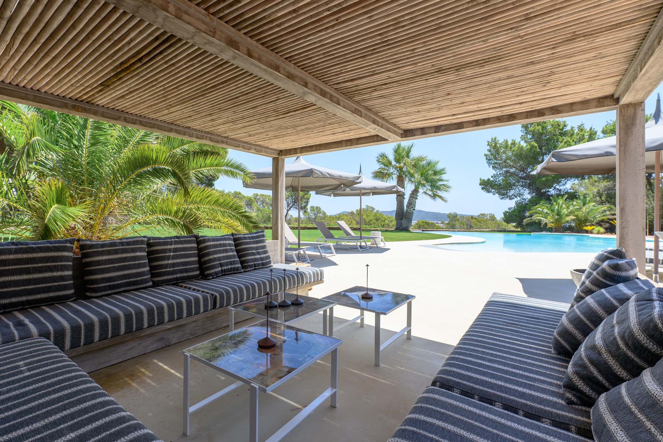 Ibiza-Villa-To-Rent-South-West-Oasis (46)