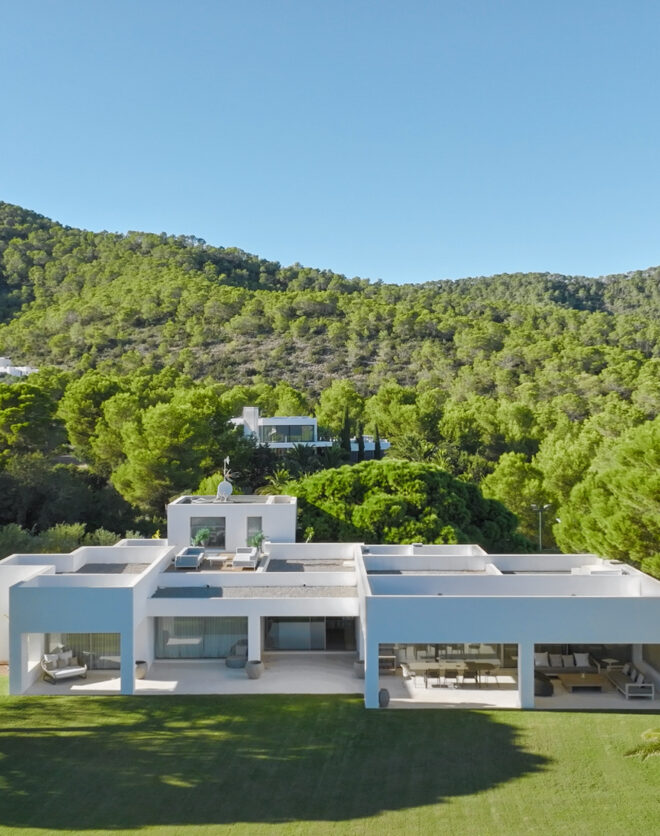 A stunning, sculptural luxury villa to rent in Ibiza