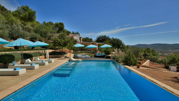 The pool of a luxury villa near San Antonio