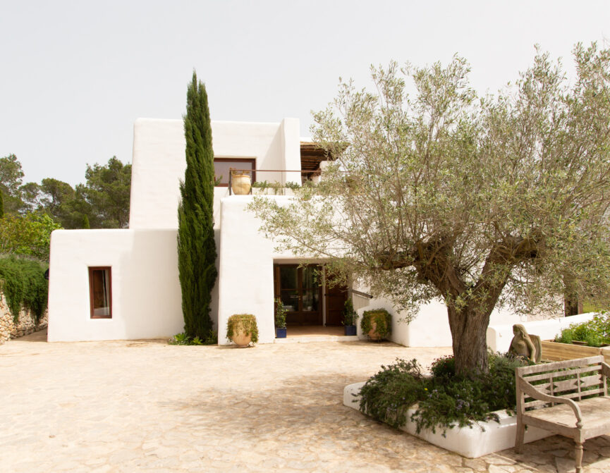 The whitewashed exterior of a villa to rent near Santa Gertrudis, Ibiza