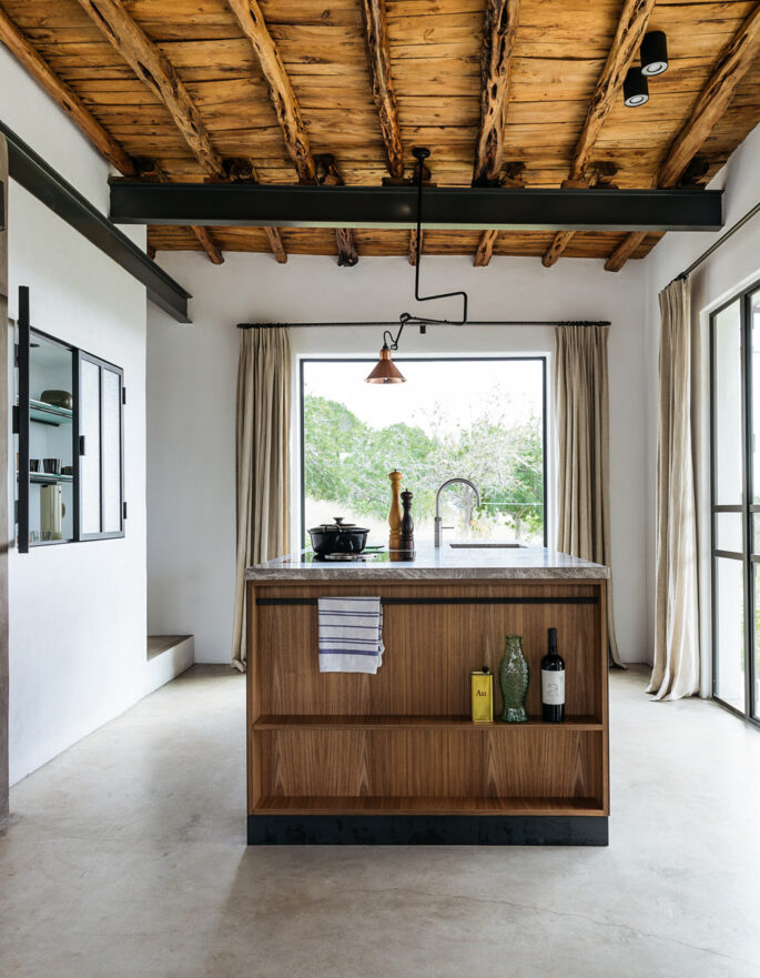Ibiza Interiors contemporary and rustic interior design in Ibiza: Campo Loft kitchen