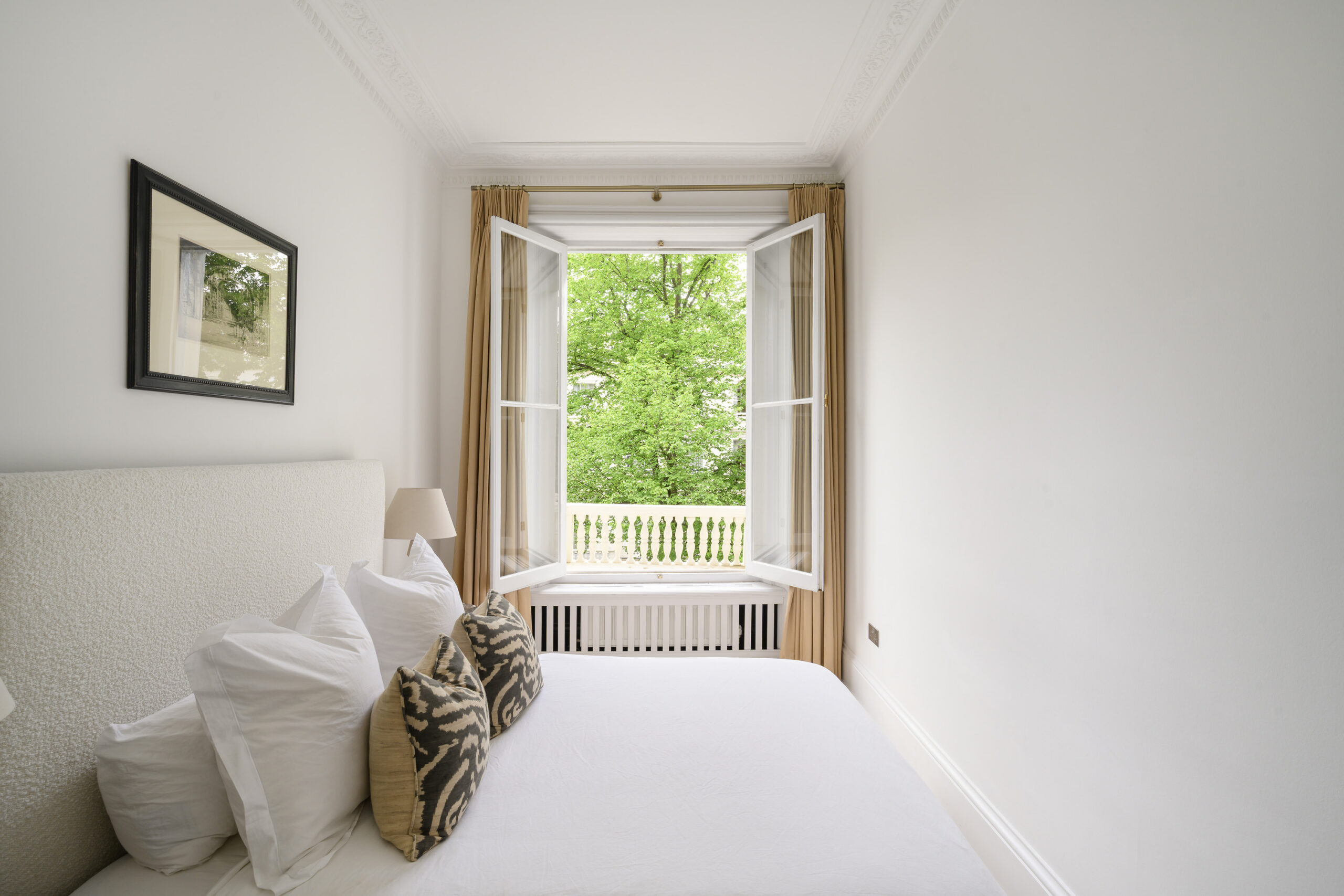 Kensington-Gardens-Apartment-For-Sale-Queen-Gardens-7_Lo