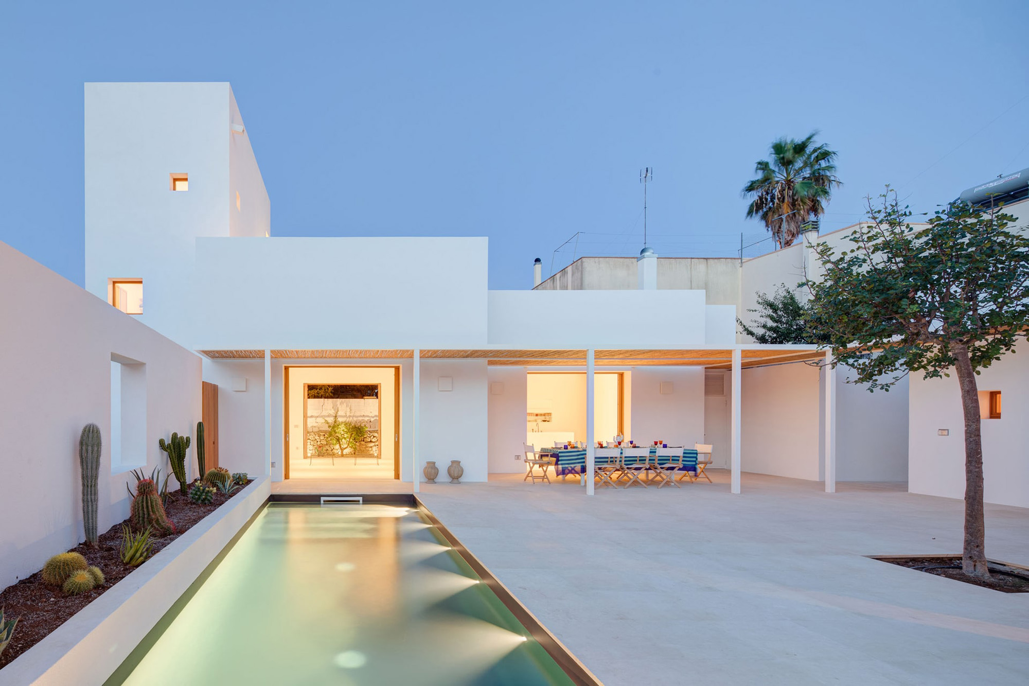 Exterior of La Torre Bianca by DOS Architecture