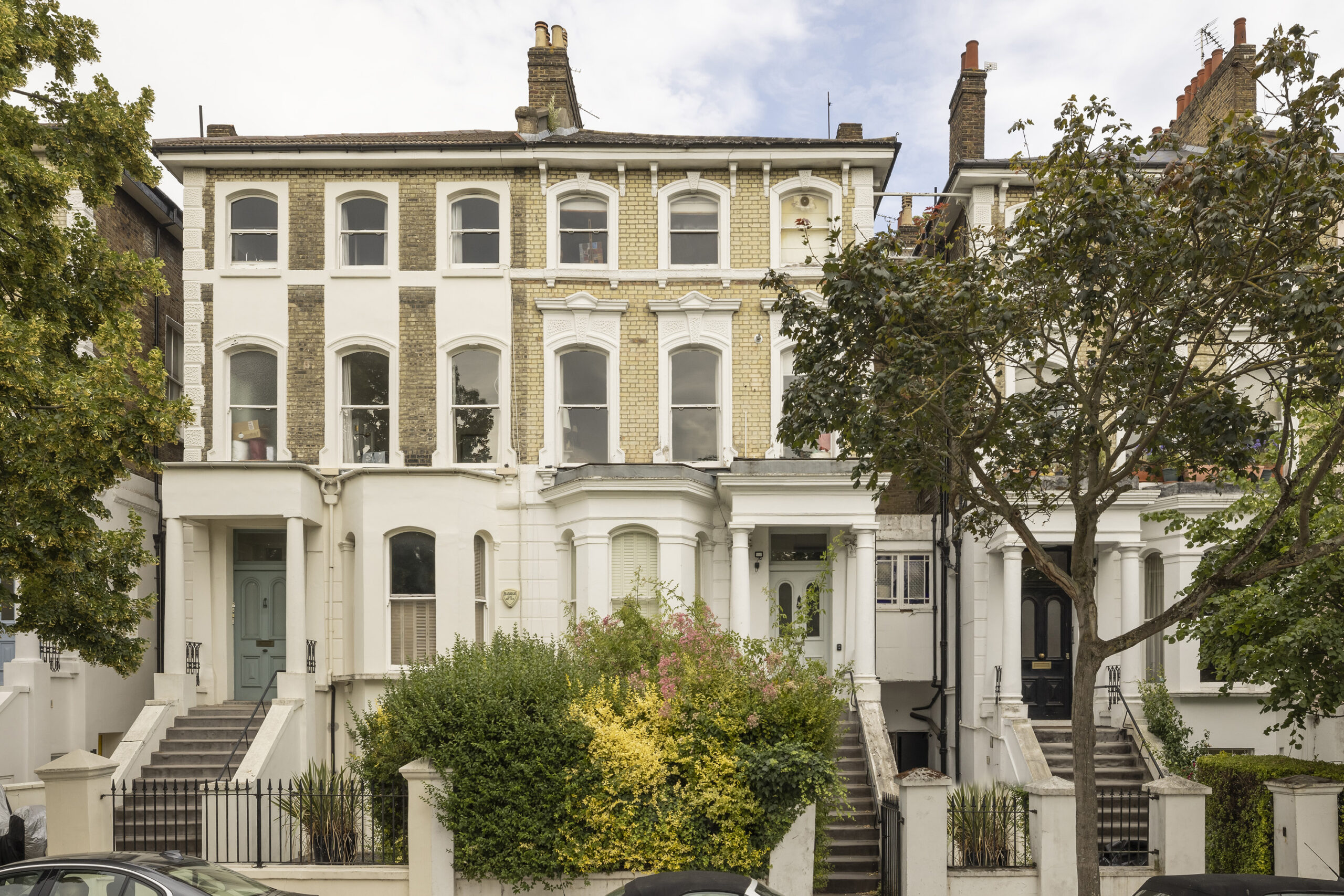 Ladbroke-Grove-Apartment-For-Rent-St-Charles-Square-16_Lo