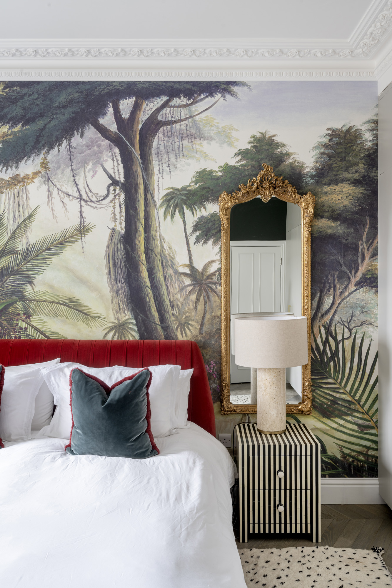 Ladbroke-Grove-Apartment-For-Sale-Bassett-Road-16_Lo