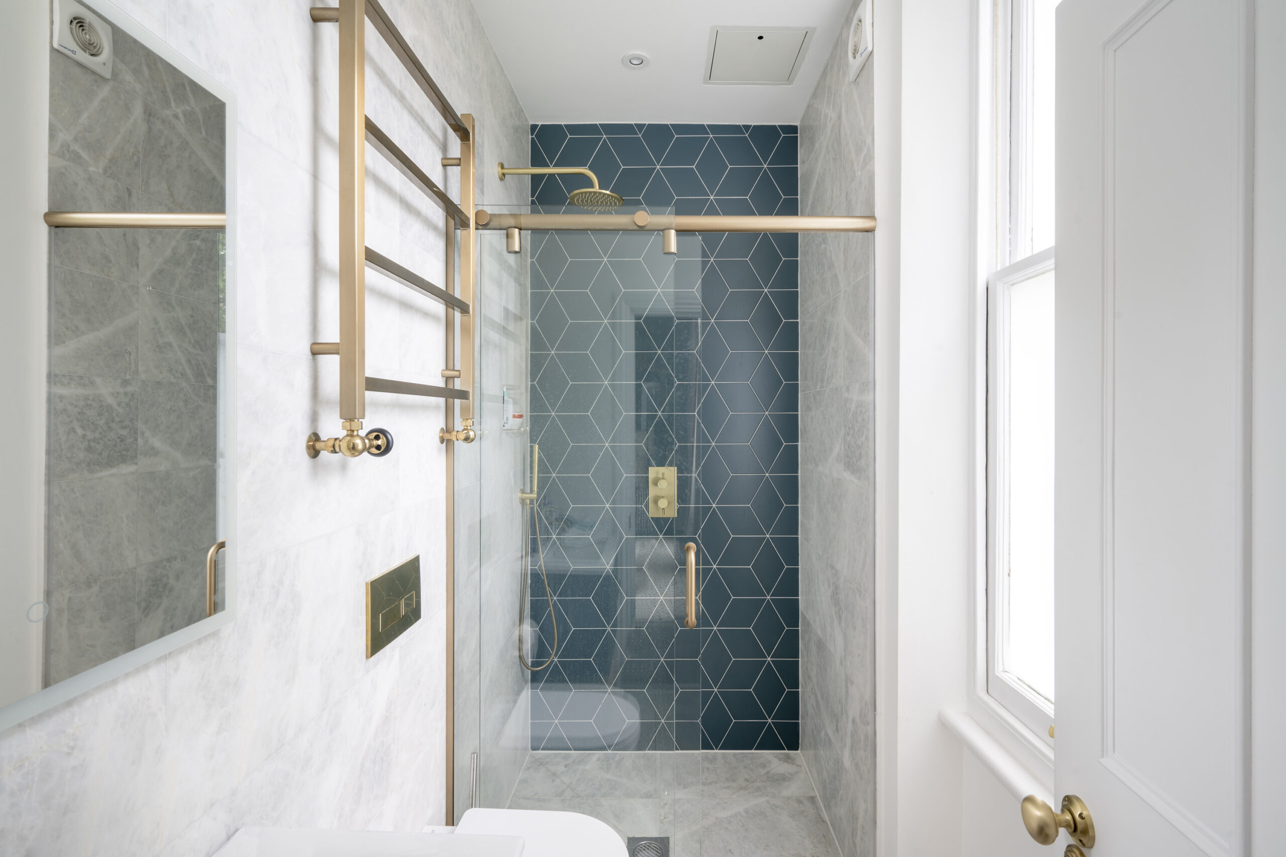 Ladbroke-Grove-Apartment-For-Sale-Bassett-Road-17_Lo
