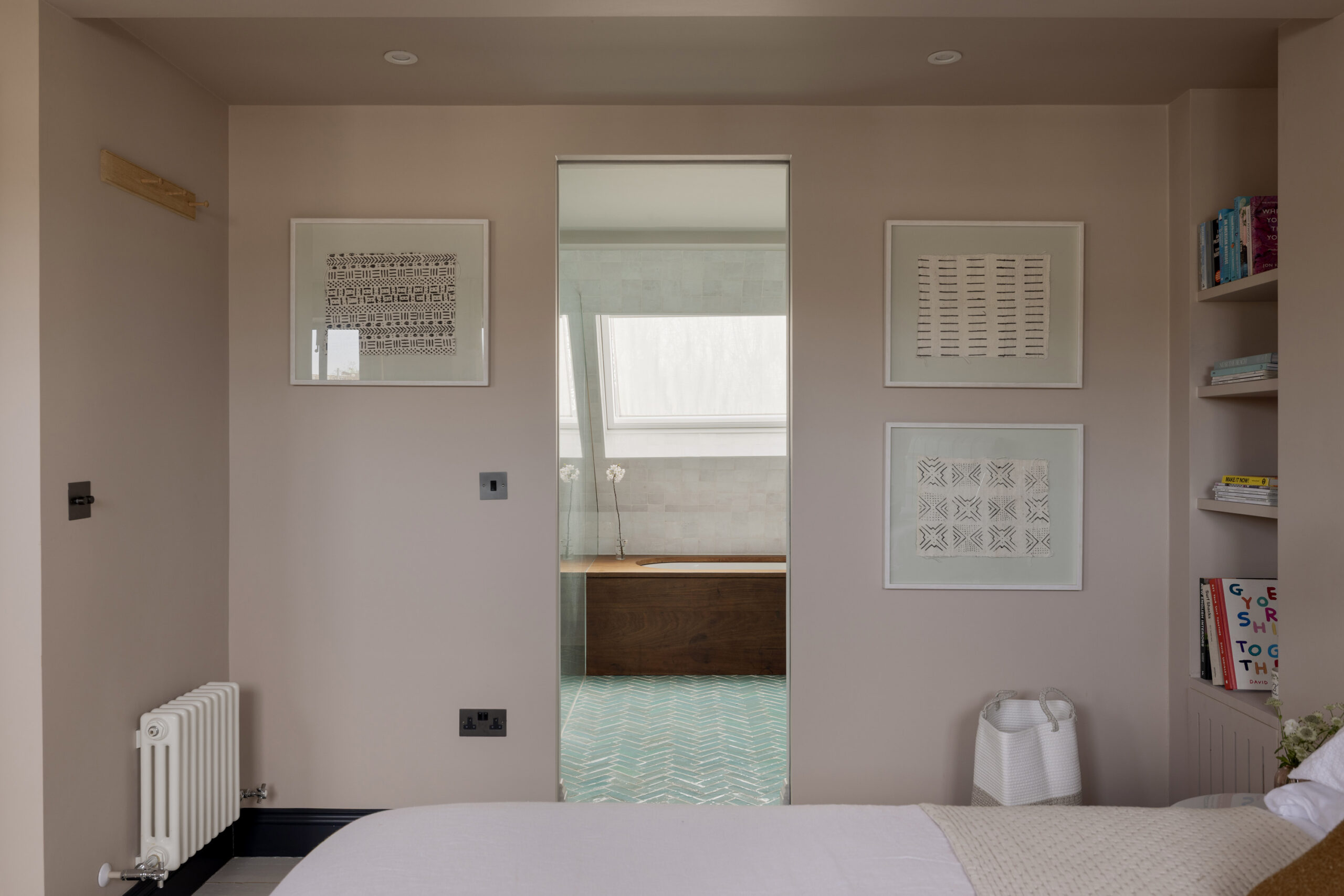 Ladbroke-Grove-Apartment-For-Sale-Chesterton-Road-Reshoot-1_Lo