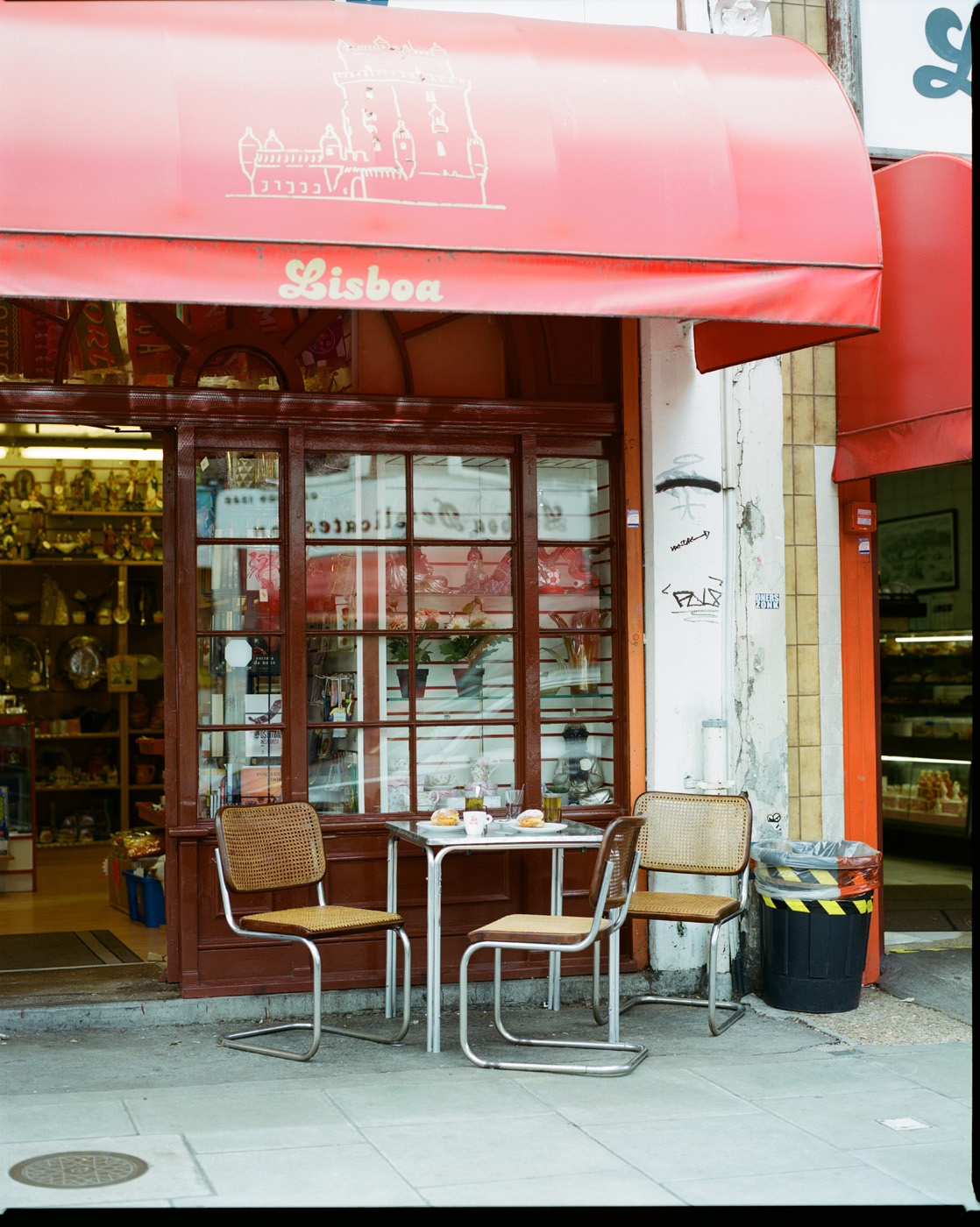 North-Kensington-Area-Guide-Best-Bakery-Lisboa-Golborne-Road (6)