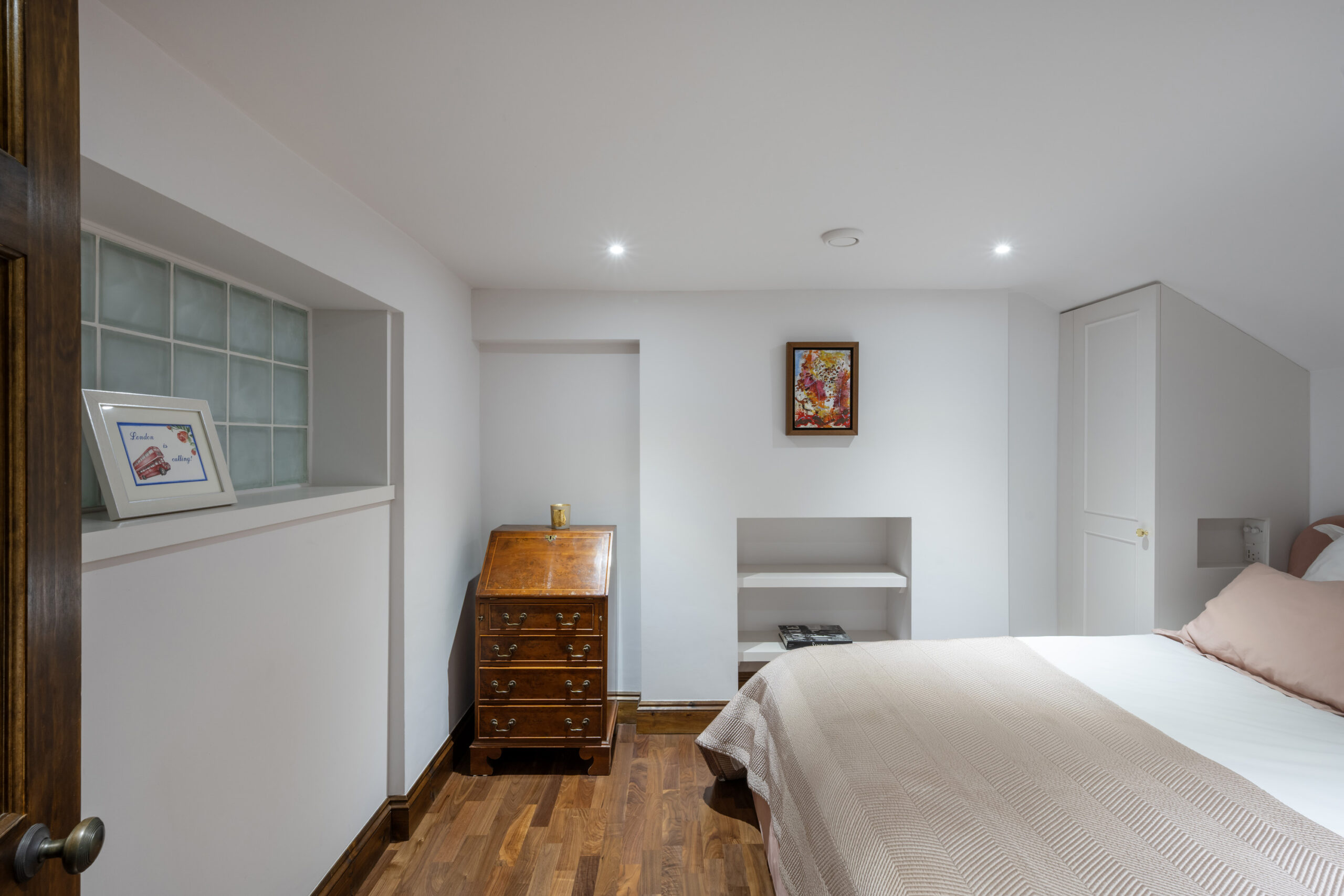 Lisson-Grove-Apartment-For-Rent-Church-Street-7_Lo