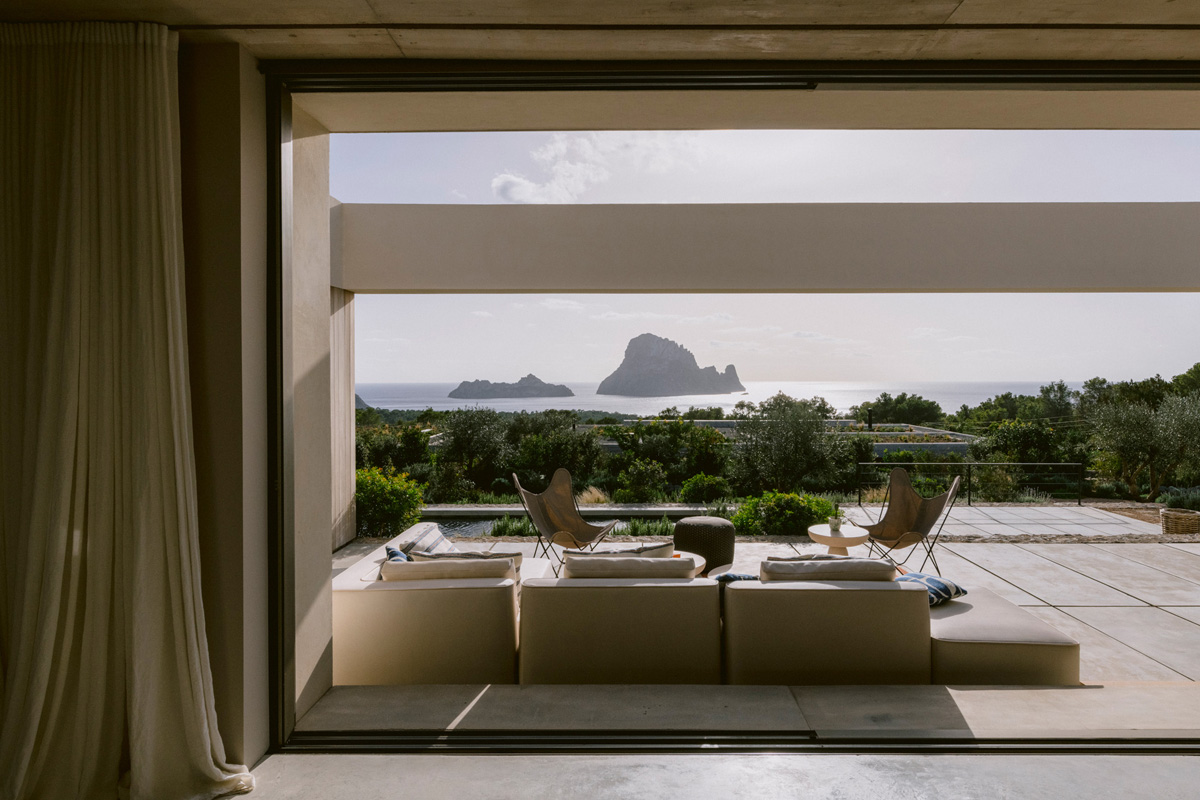Luxury-Ibiza-Architect-Desgned-Modernist-Villa-For-Sale-Es-Vedra-Romano-Arquitectos- (147) (1)