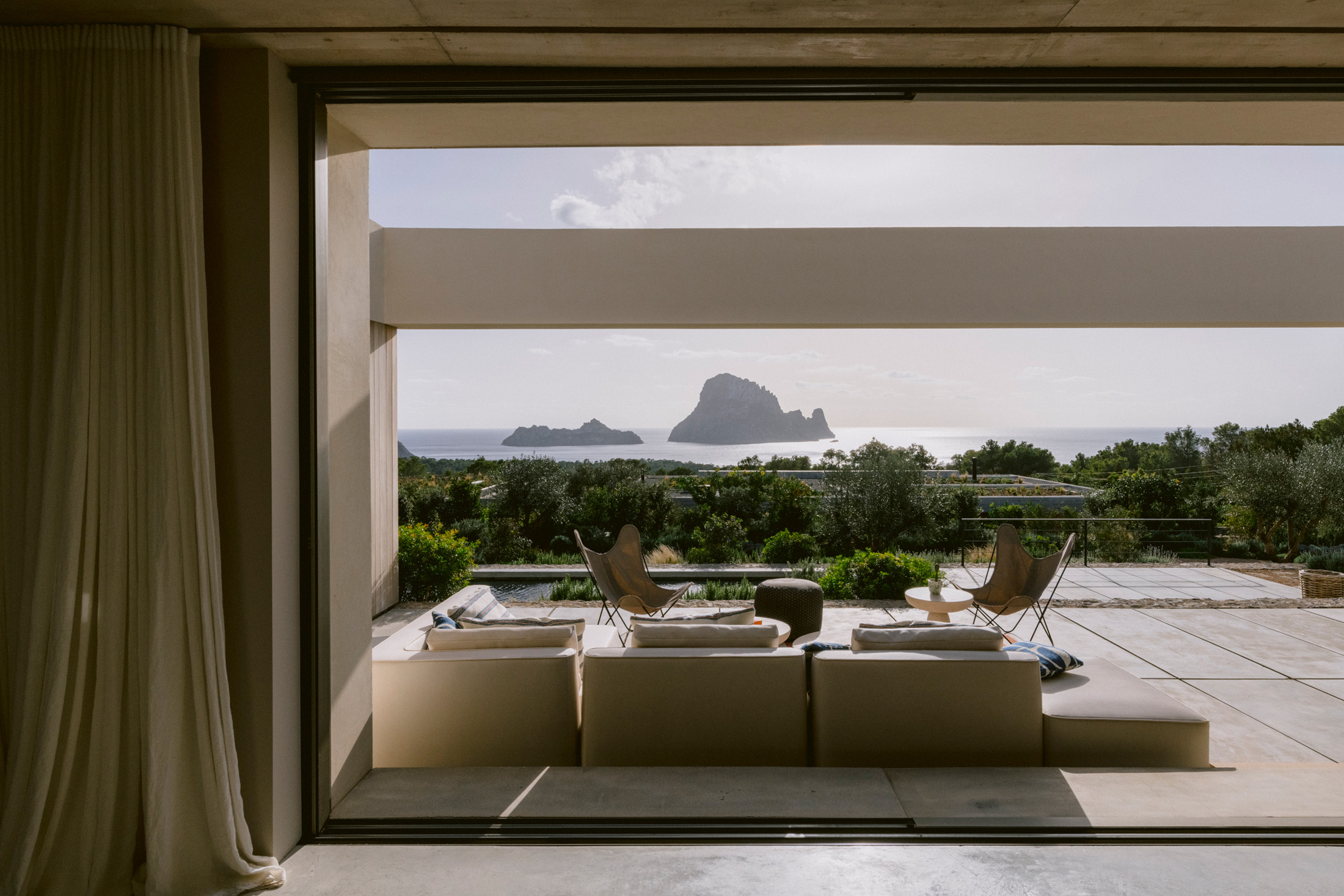 Luxury-Ibiza-Architect-Desgned-Modernist-Villa-For-Sale-Es-Vedra-Romano-Arquitectos- (147)