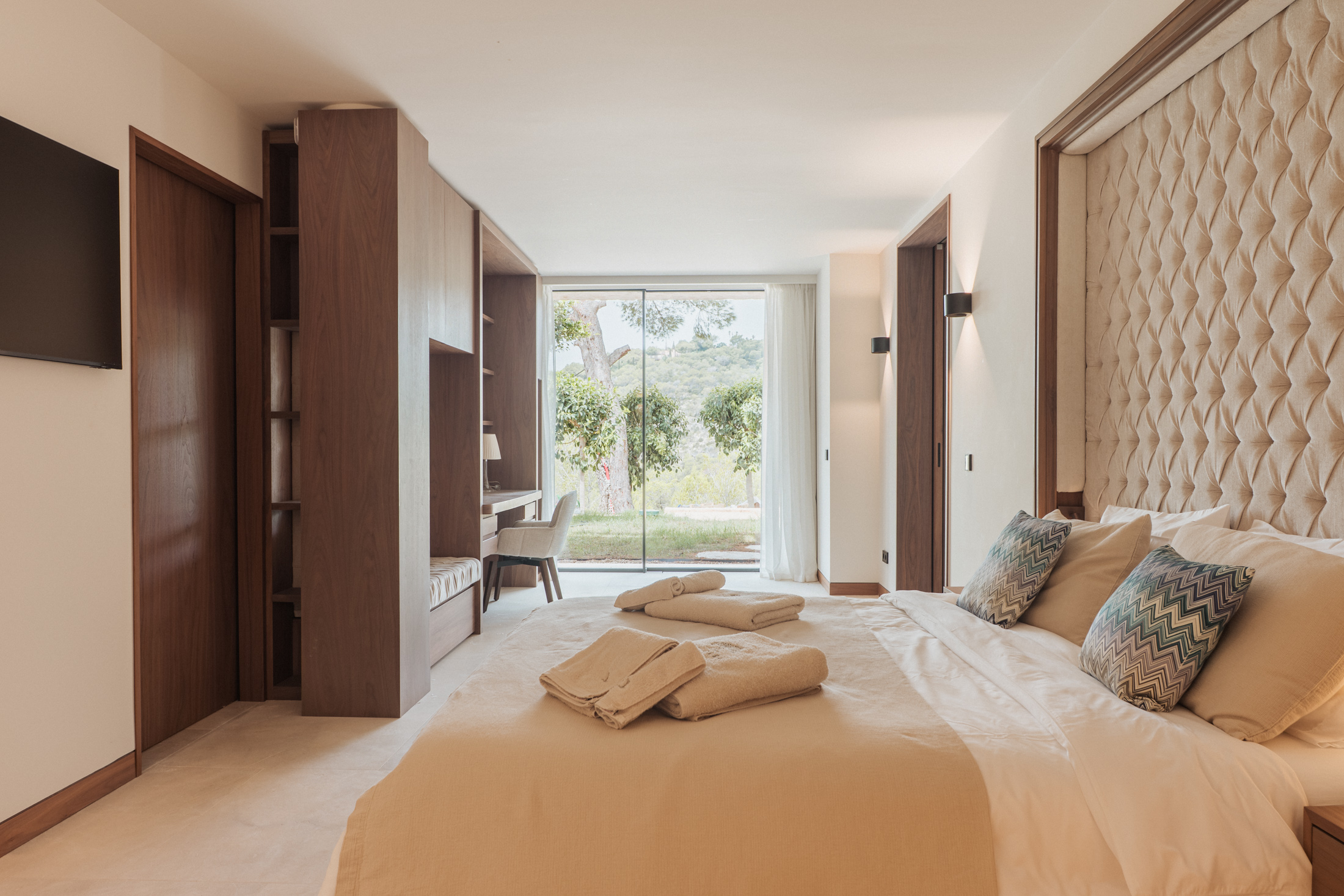 Luxury-Ibiza-Villa-To-Rent-Talamanca-Atalaya (36)