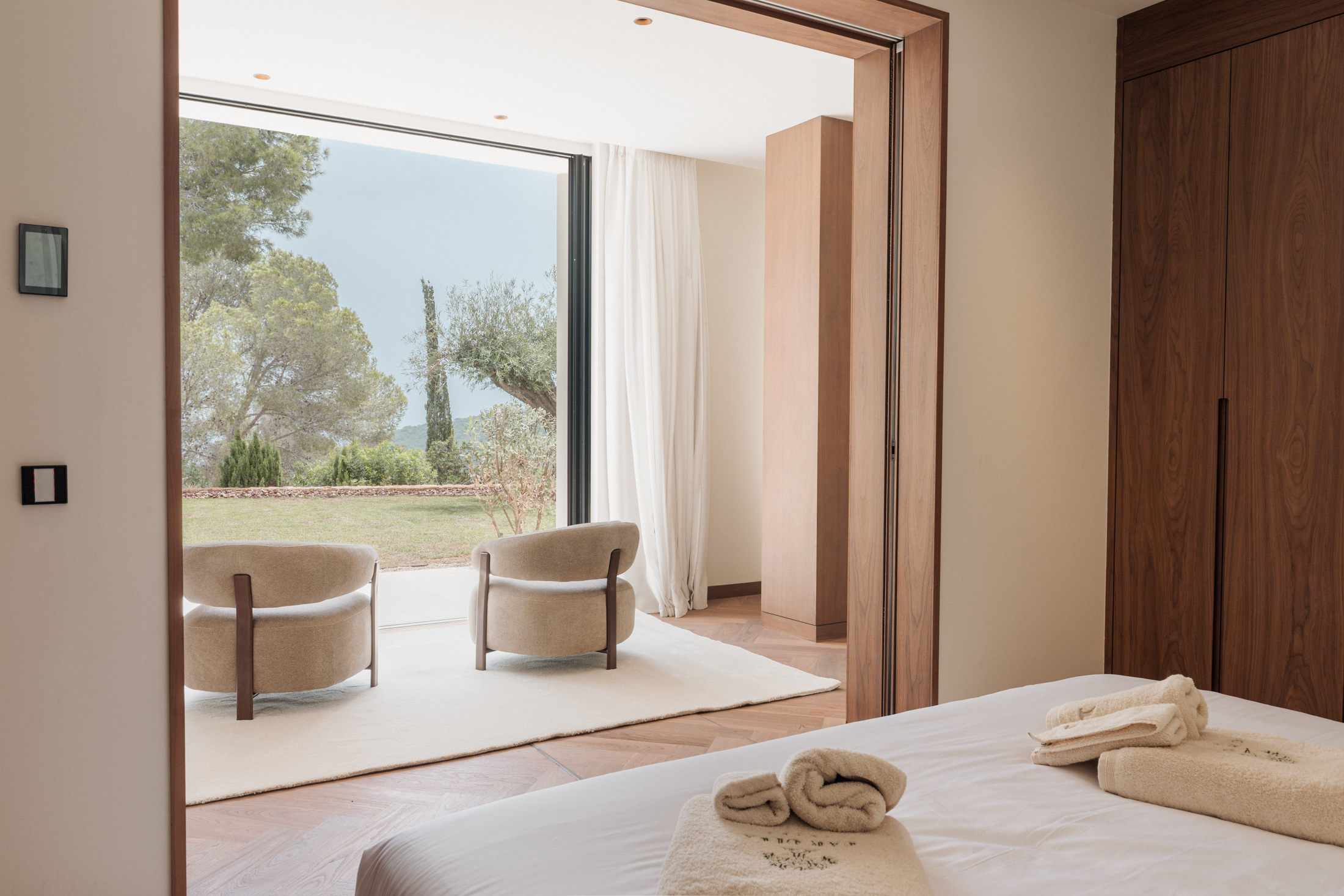 Luxury-Ibiza-Villa-To-Rent-Talamanca-Atalaya (48)