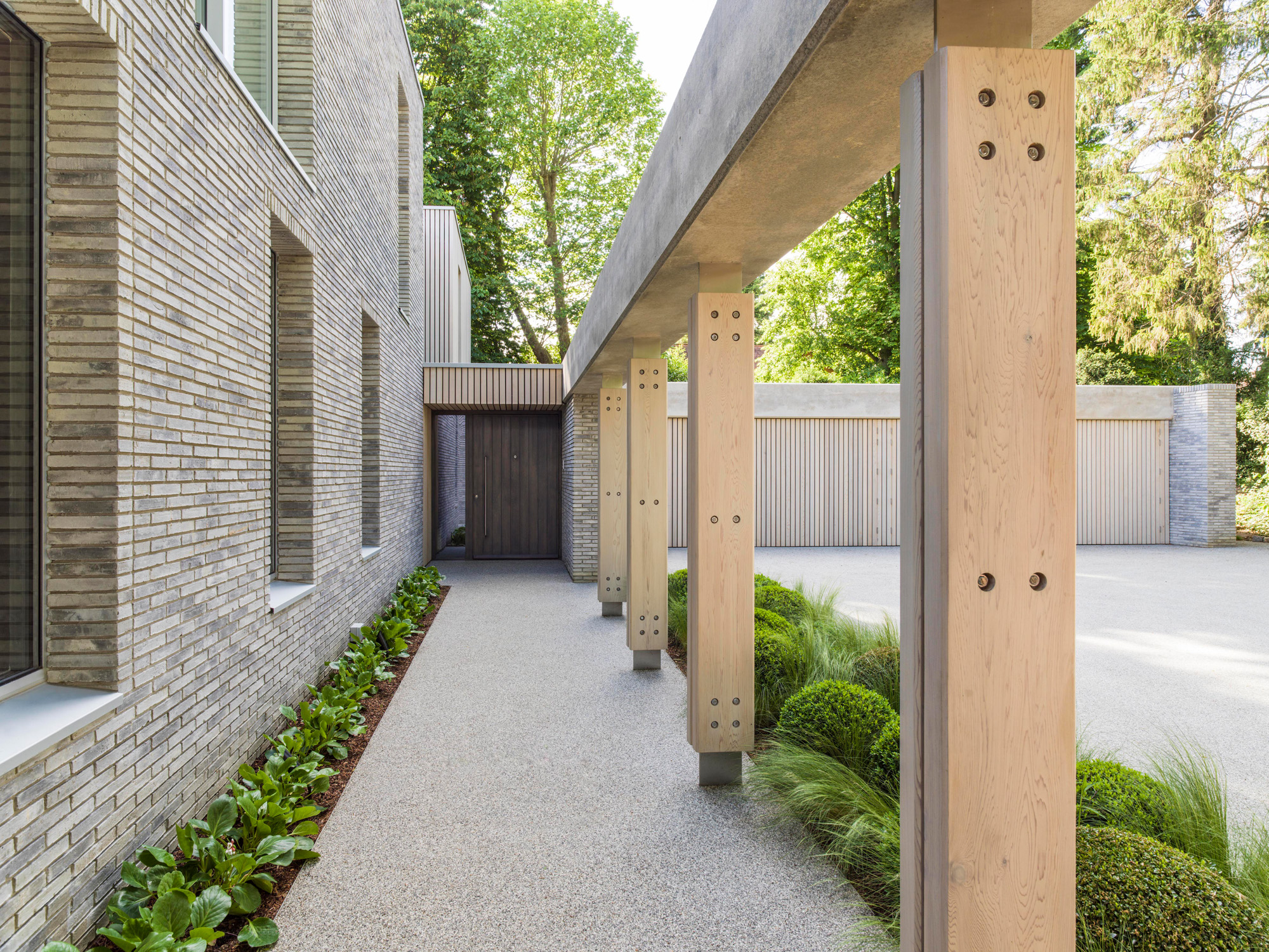 Garden at Caversham by Gregory Phillips Architects - luxury architects in London