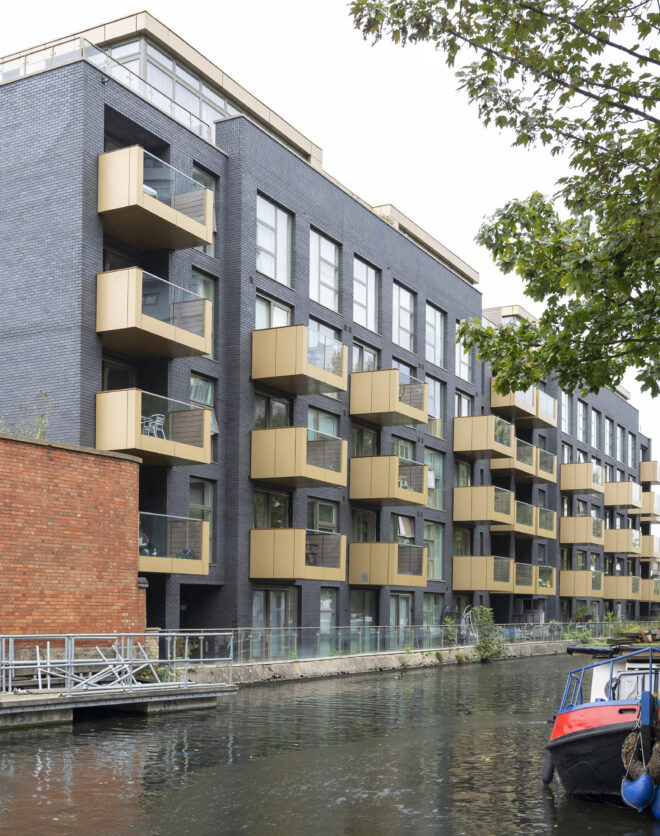 Maida-Vale-Apartment-For-Rent-Waterfront-Apartments-1_Lo