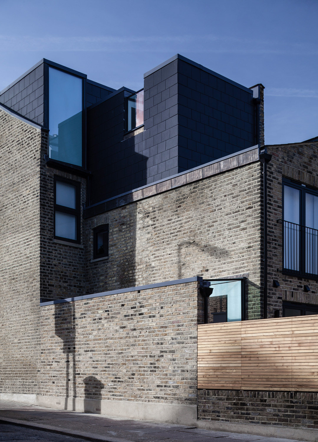 Exterior house by Manea Kella - luxury contemporary architects in London
