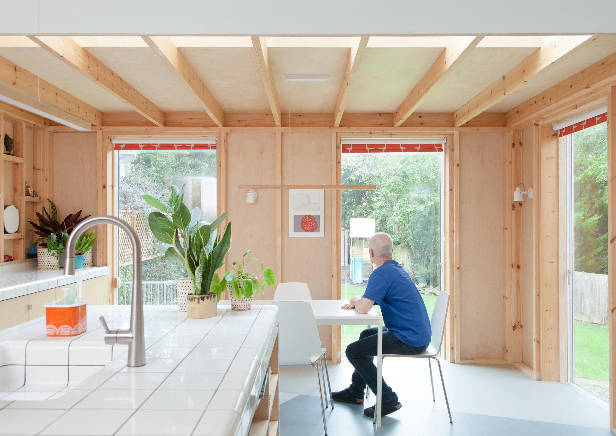 Living space in Fruit Box by Nintim Architects