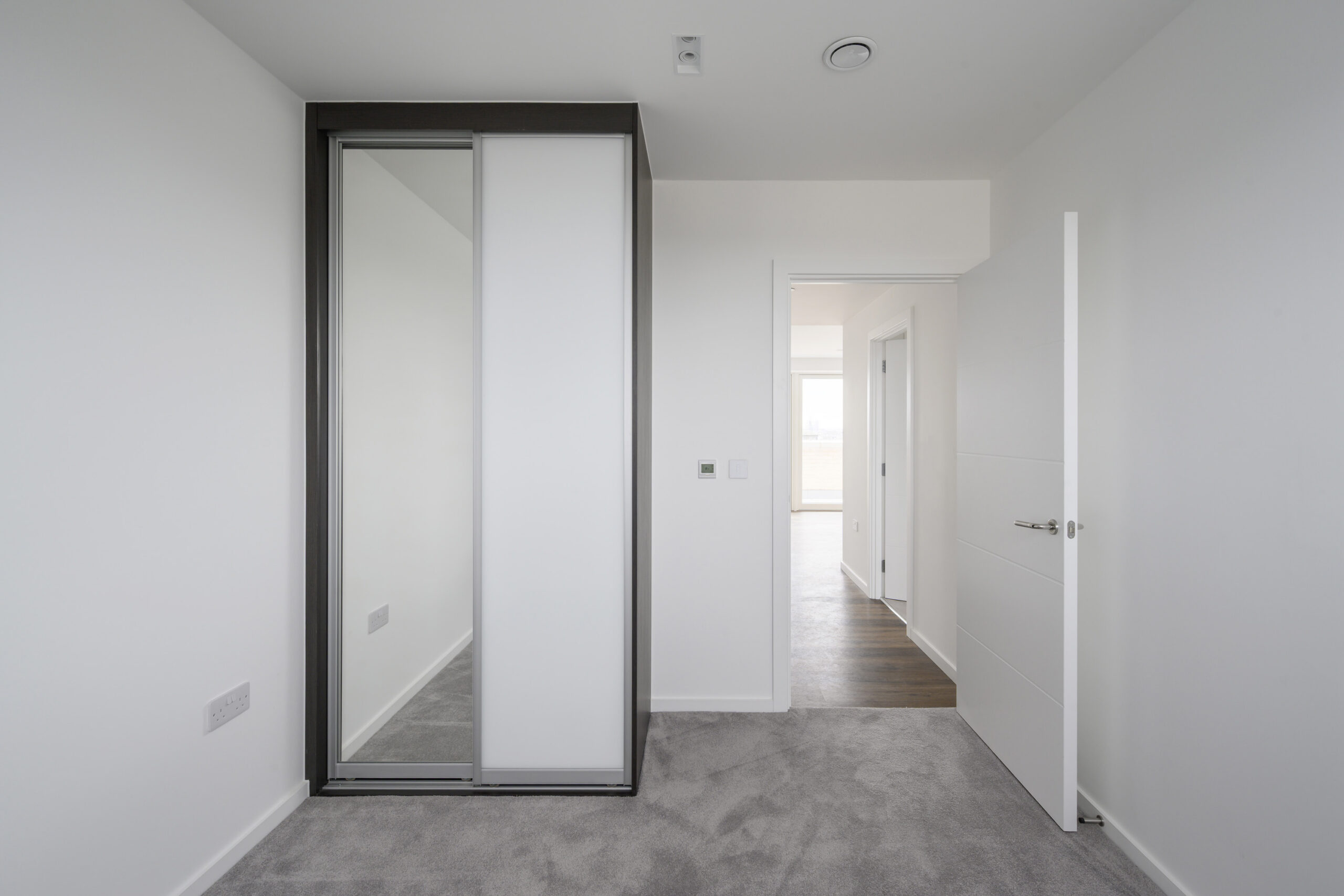 Notting-Hill-Apartment-For-Rent-20-Wheatstone-Gardens-4_Lo