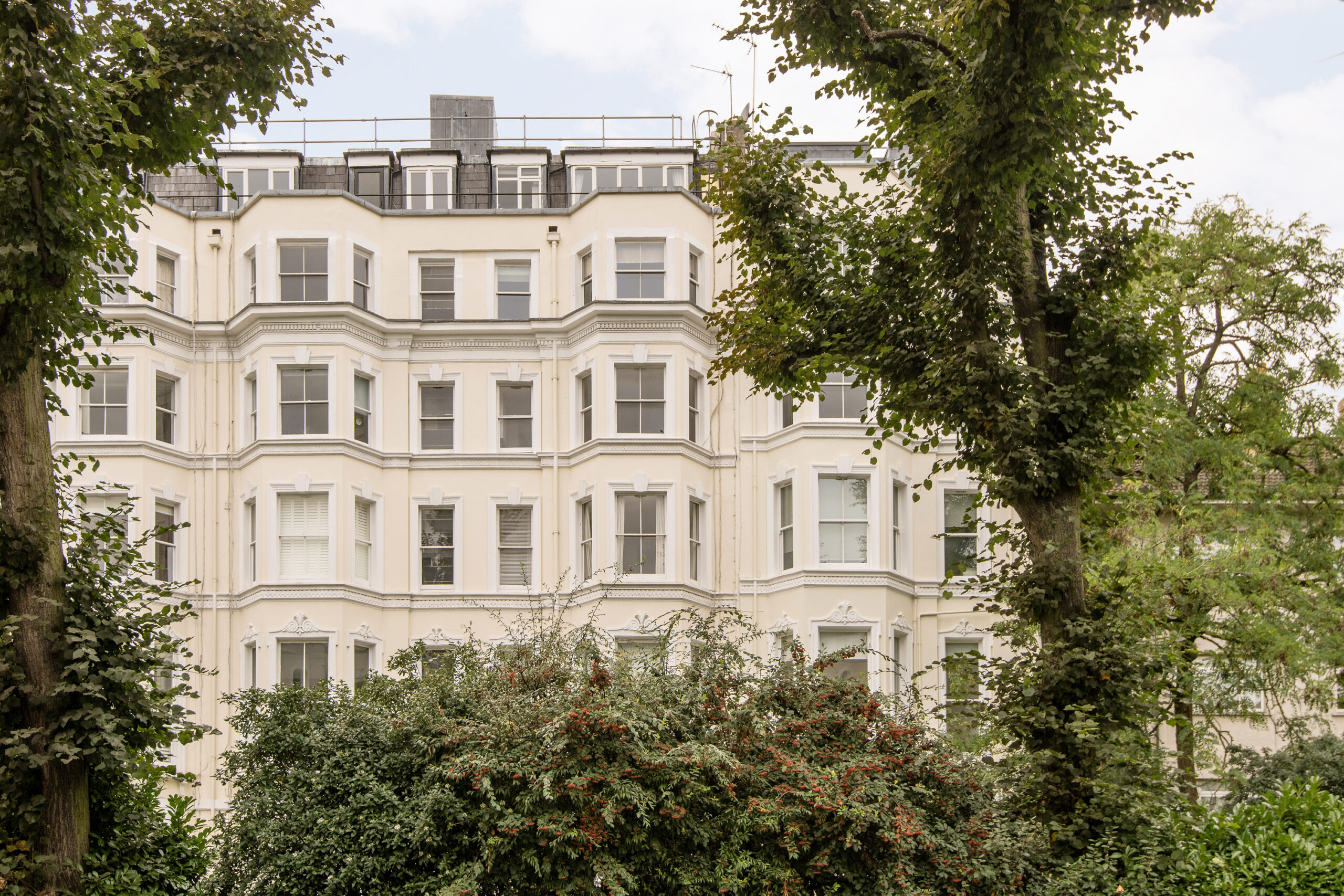 Notting-Hill-Apartment-For-Rent-Colville-Gardens-19_Lo