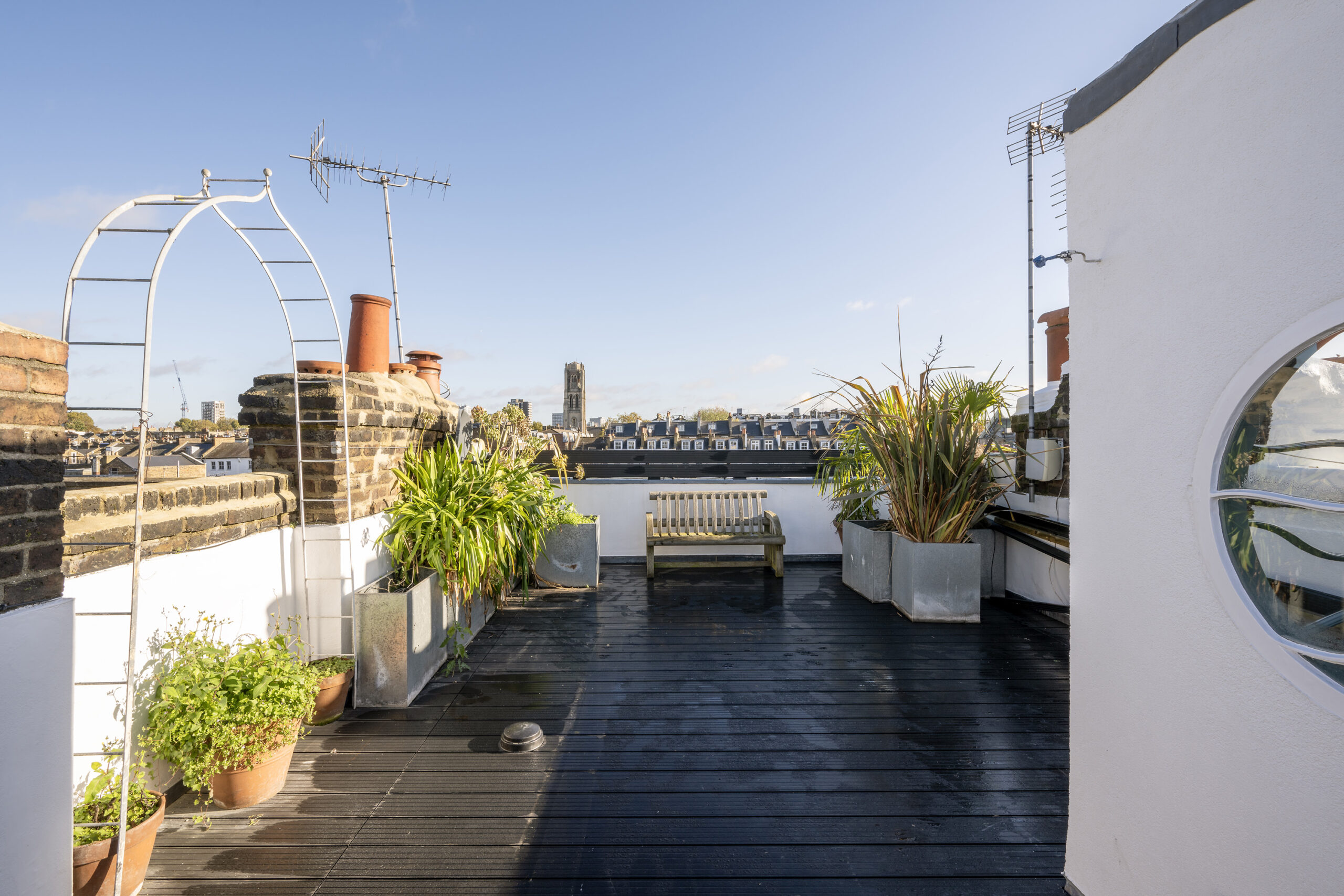 Picturesque roof terrace of a three-bedroom maisonette for rent in Notting Hill