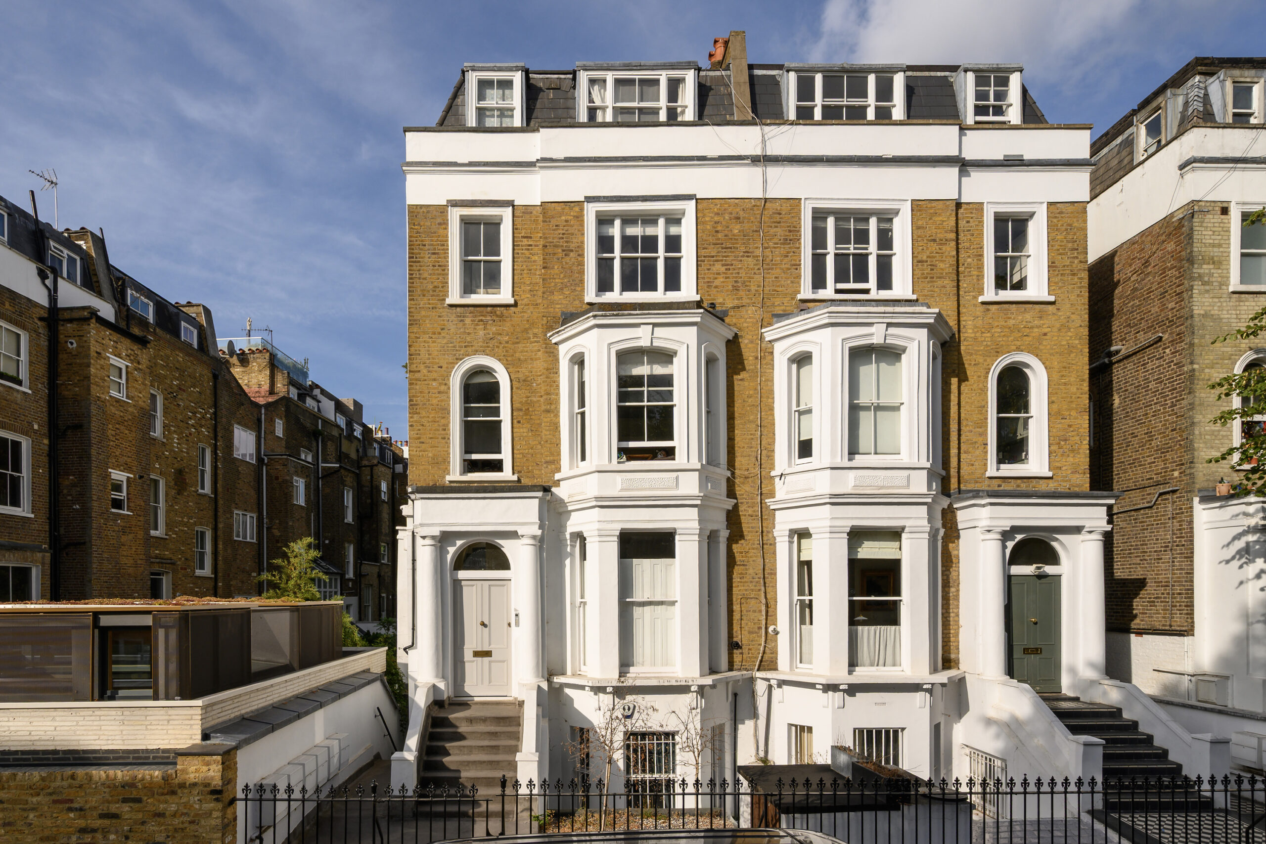 Notting-Hill-Apartment-For-Sale-Aldridge-Road-Villas-1_Lo