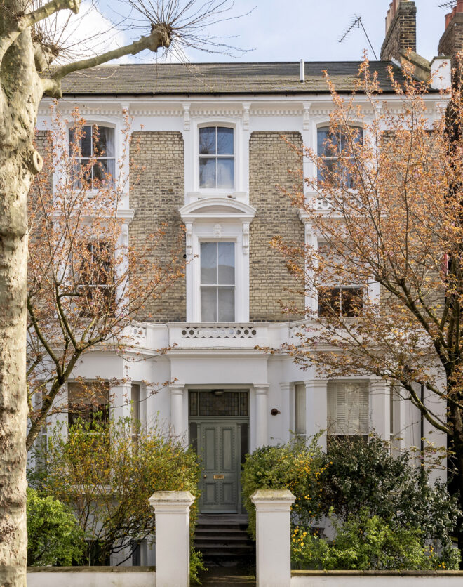 Notting -Hill-Apartment-For-Sale-Bassett-Road-1_Lo-edit