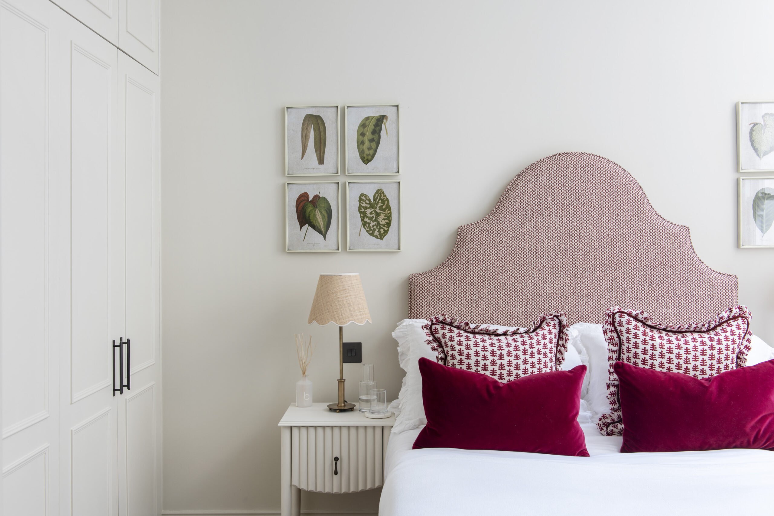 For Sale: Clanricarde Gardens Bayswater W2 minimalist bedroom