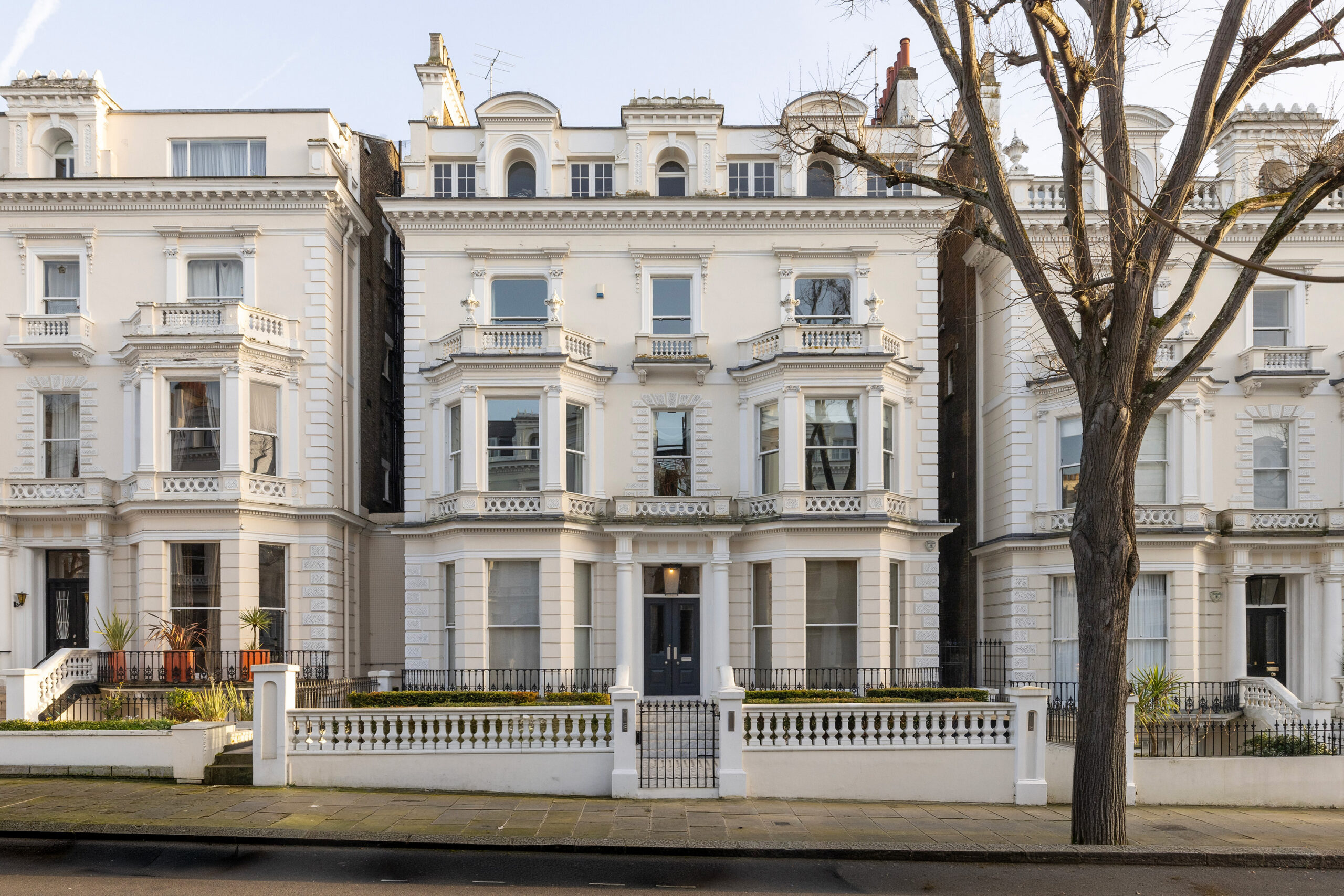 Notting-Hill-Apartment-For-Sale-Holland-Park-1_Lo_