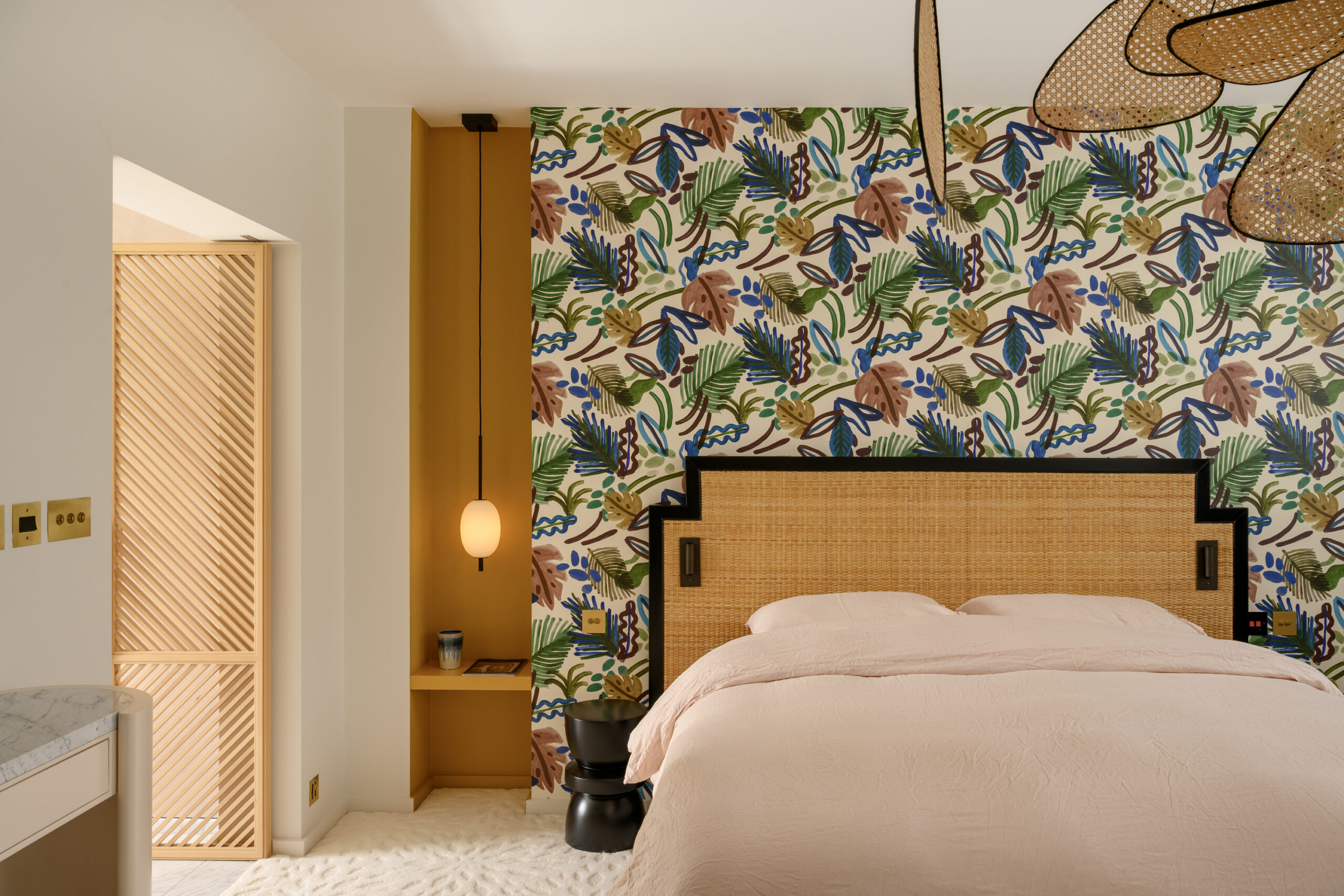 Notting-Hill-Apartment-For-Sale-Ledbury-Road-Shoot-2-45_Lo
