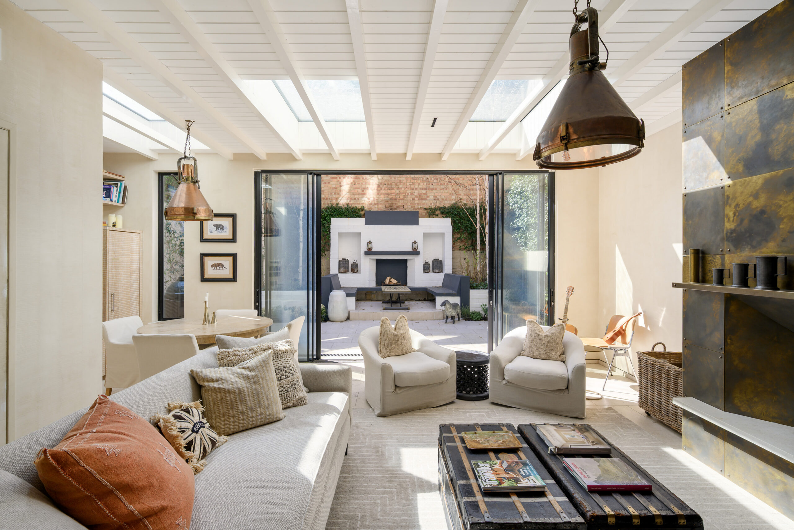 Notting-Hill-Apartment-For-Sale-Pembridge-Crescent-1_Lo
