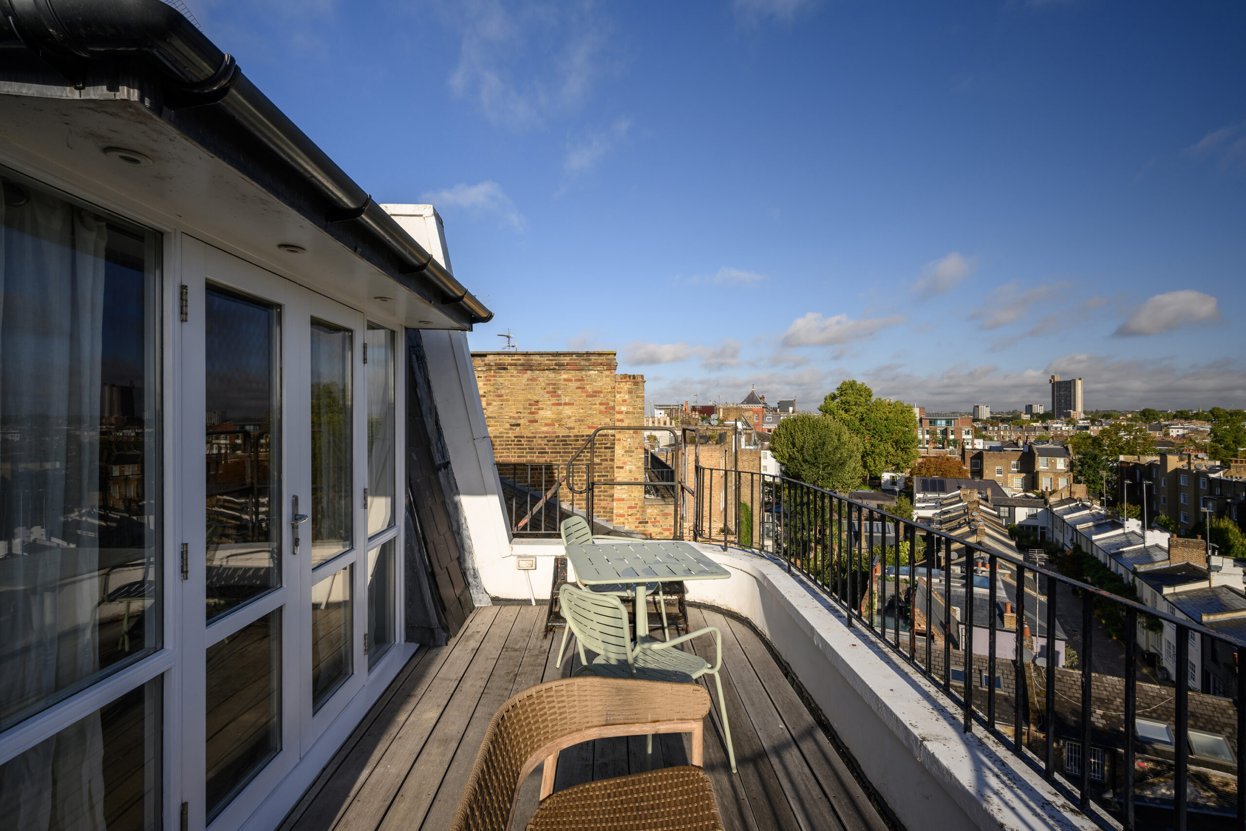 Notting-Hill-Apartment-For-Sale-Pembridge-Crescent-1_Lo